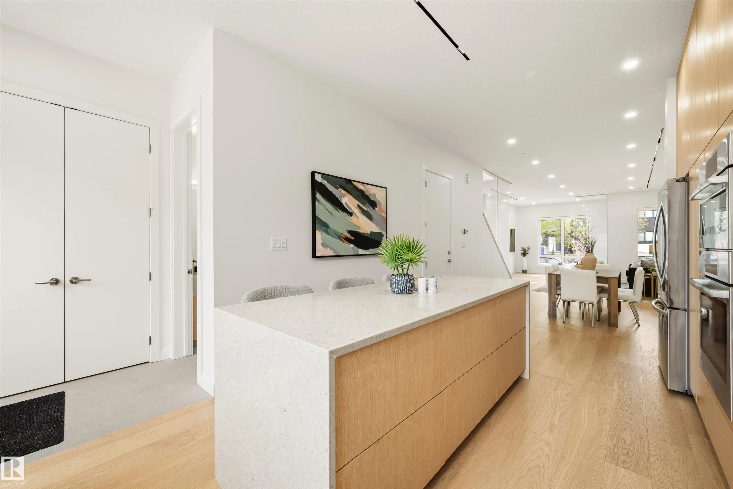 14037 104 Avenue