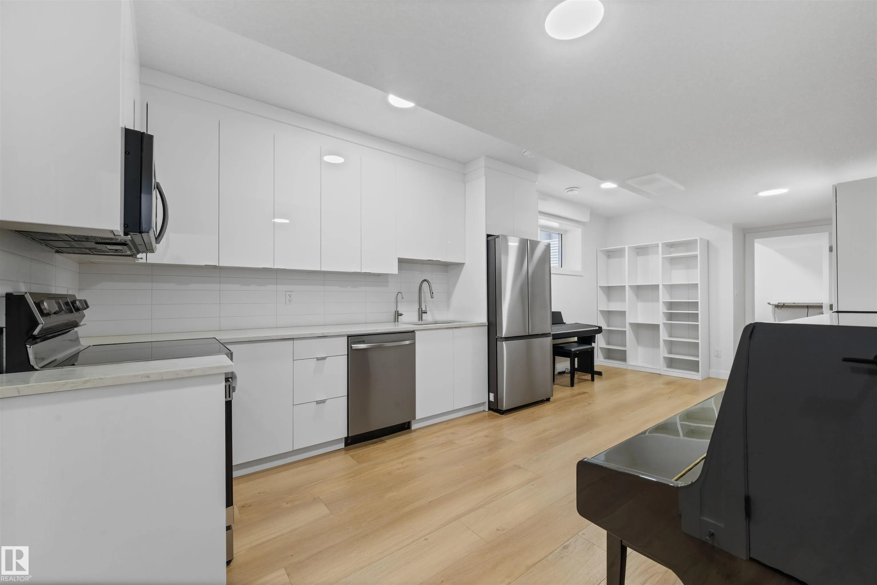 14037 104 Avenue