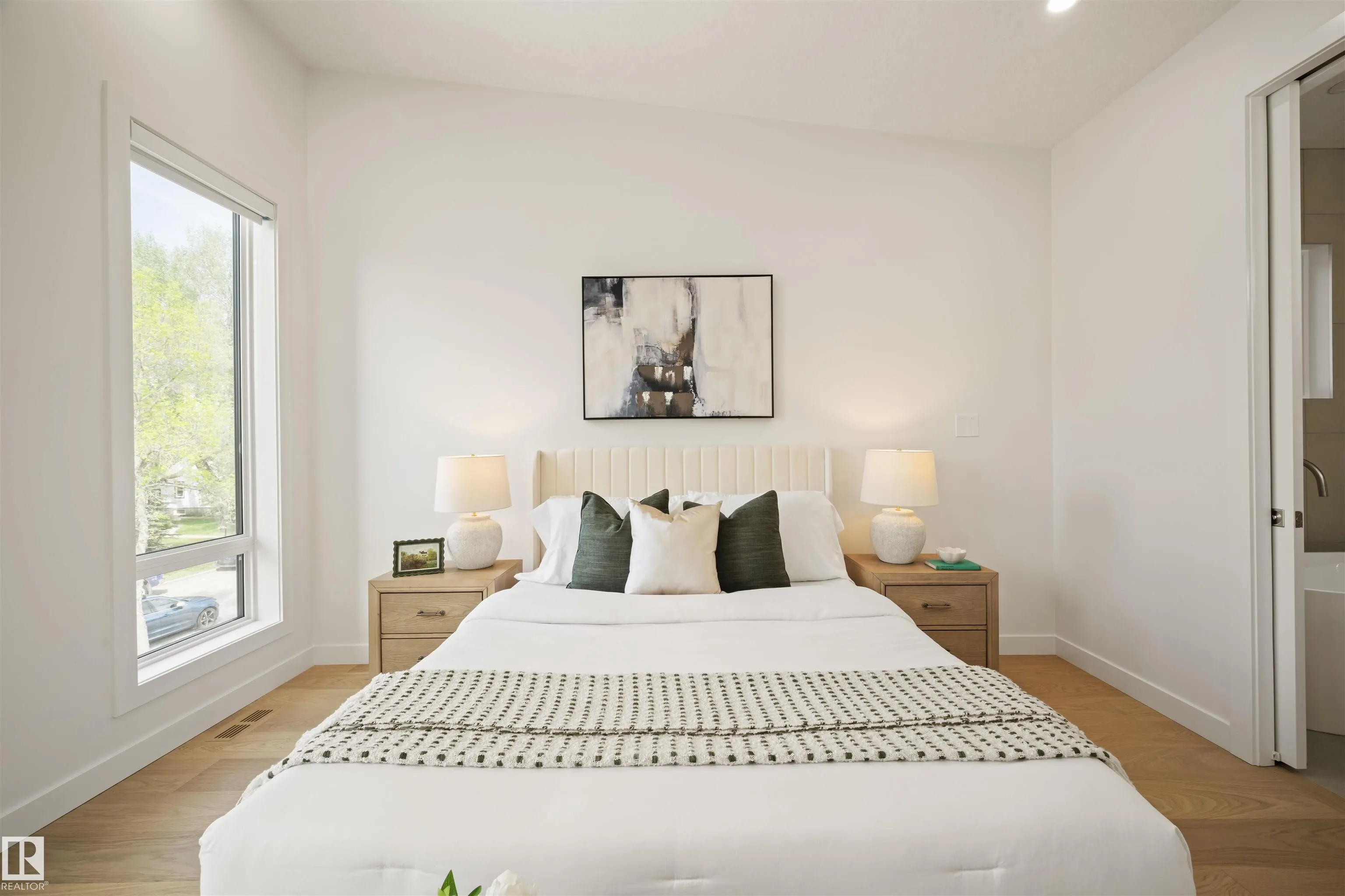 14037 104 Avenue