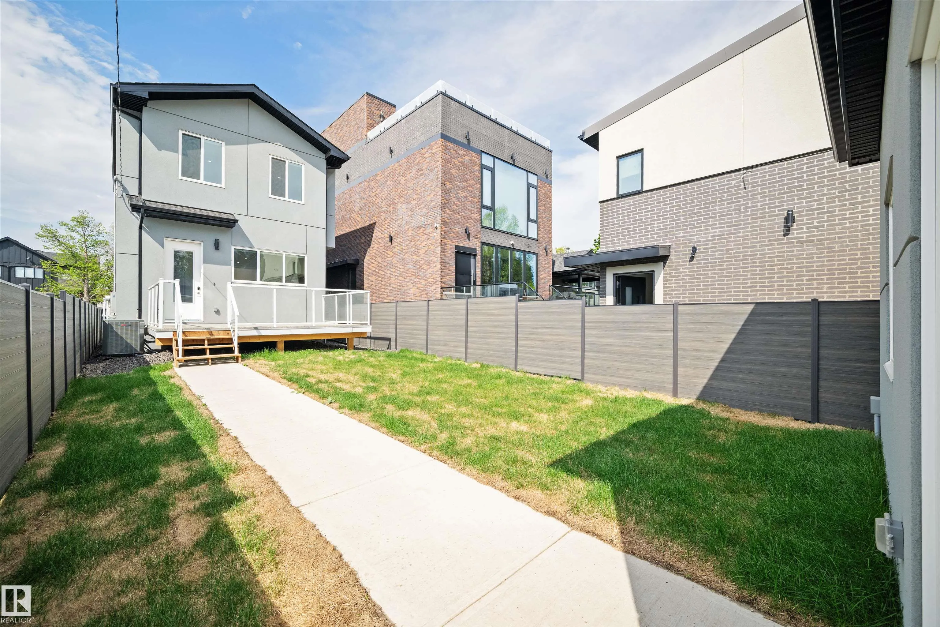 14037 104 Avenue
