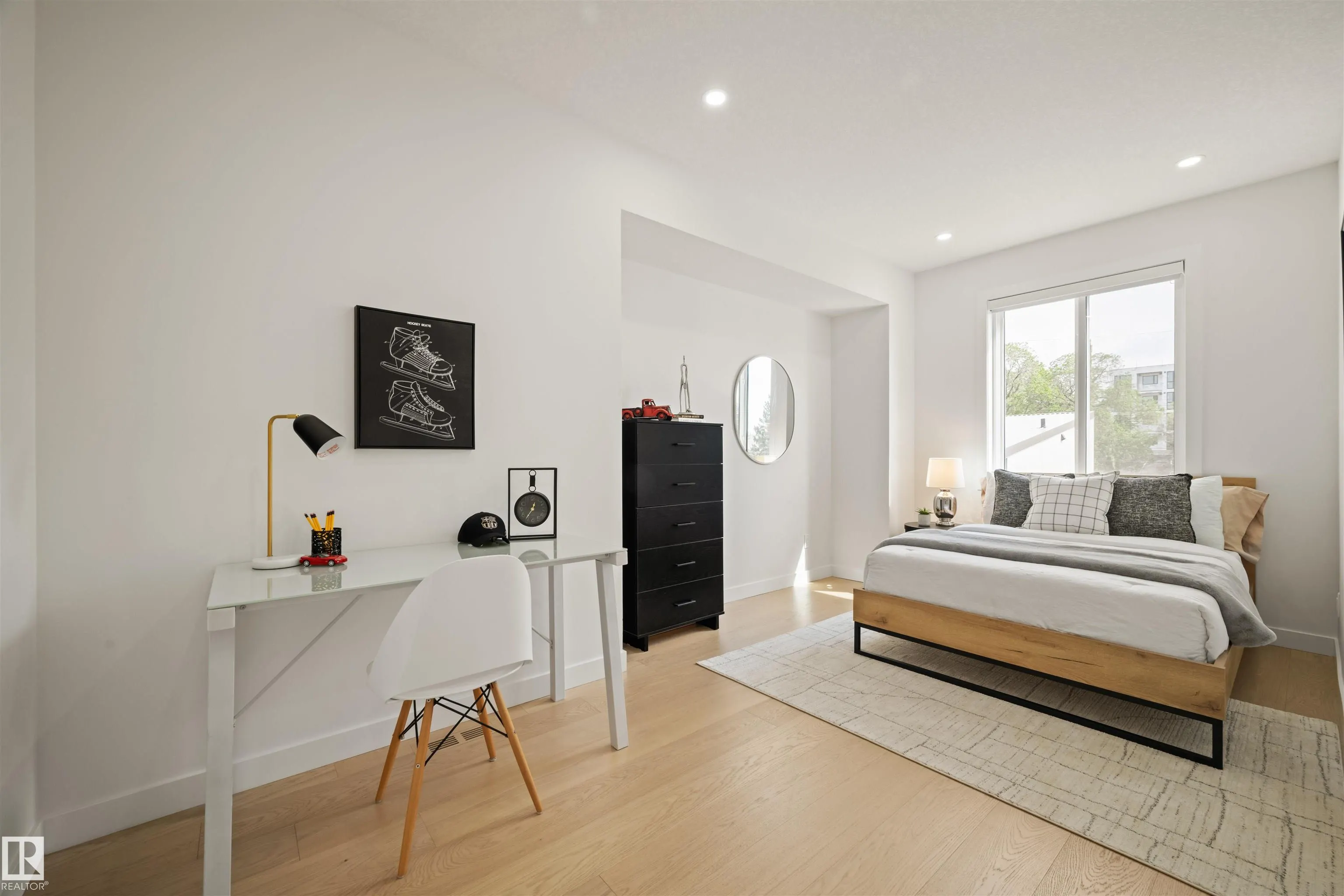 14037 104 Avenue