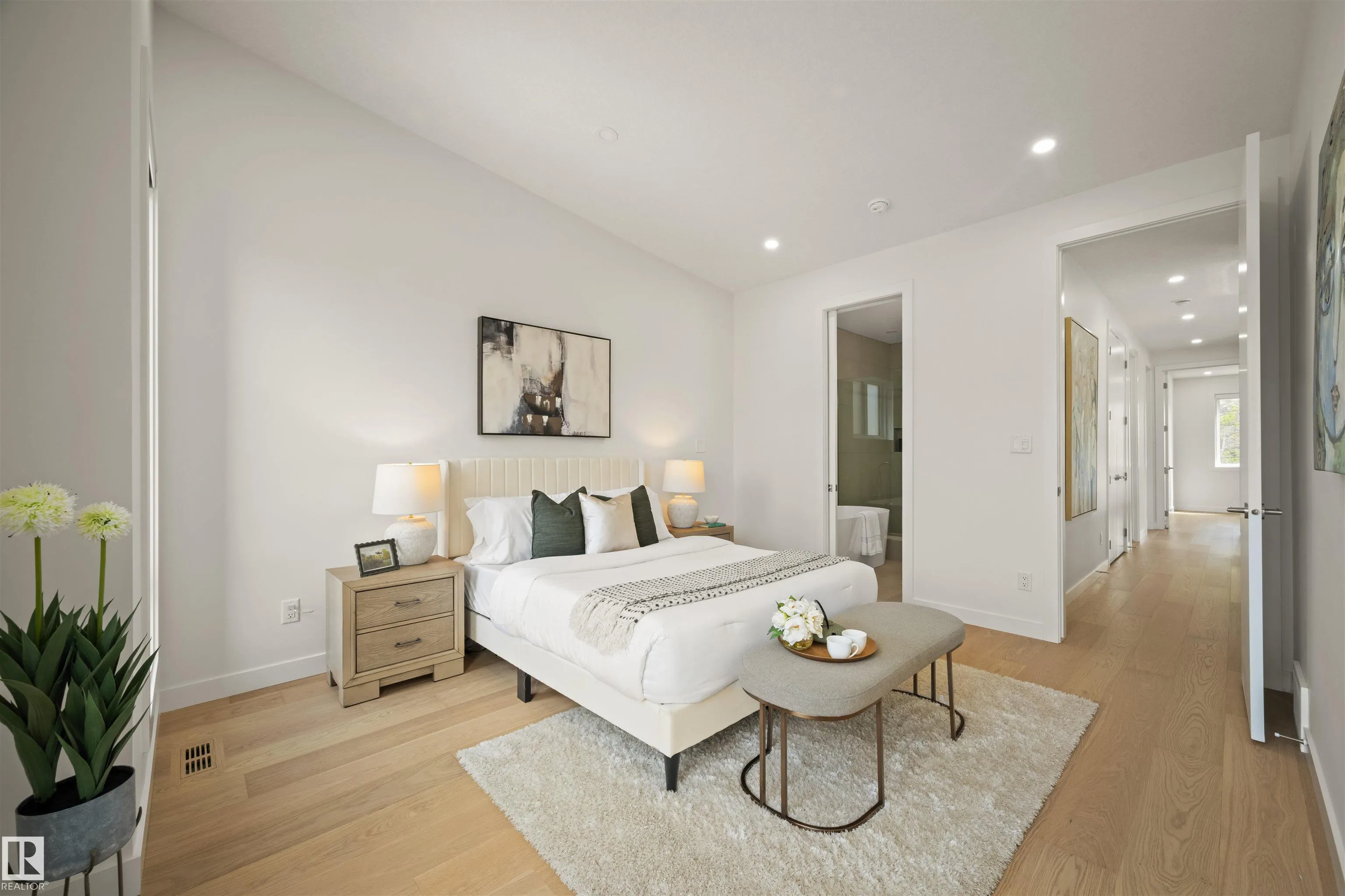 14037 104 Avenue