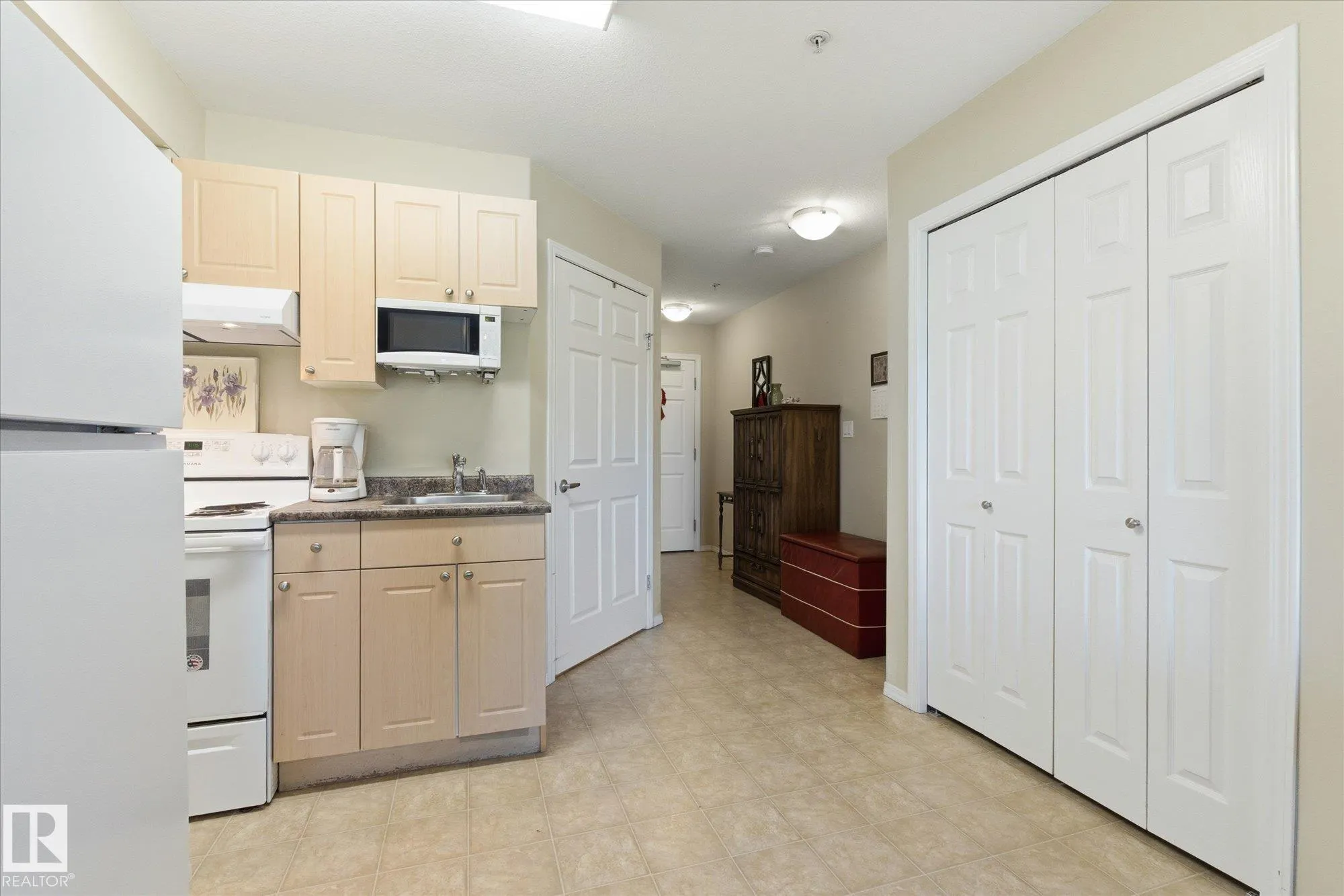 8802 Southfort Drive