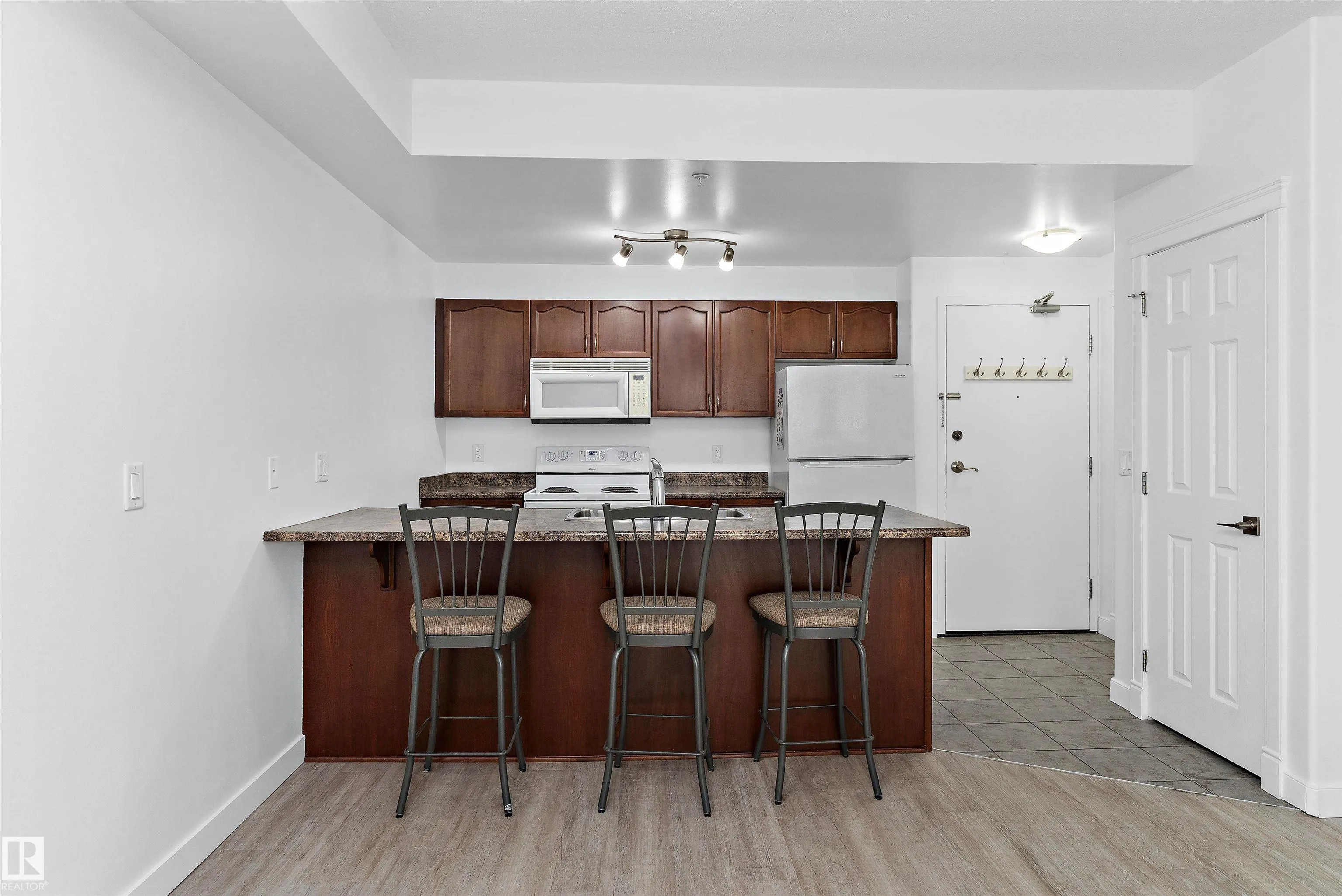 9939 109 Street