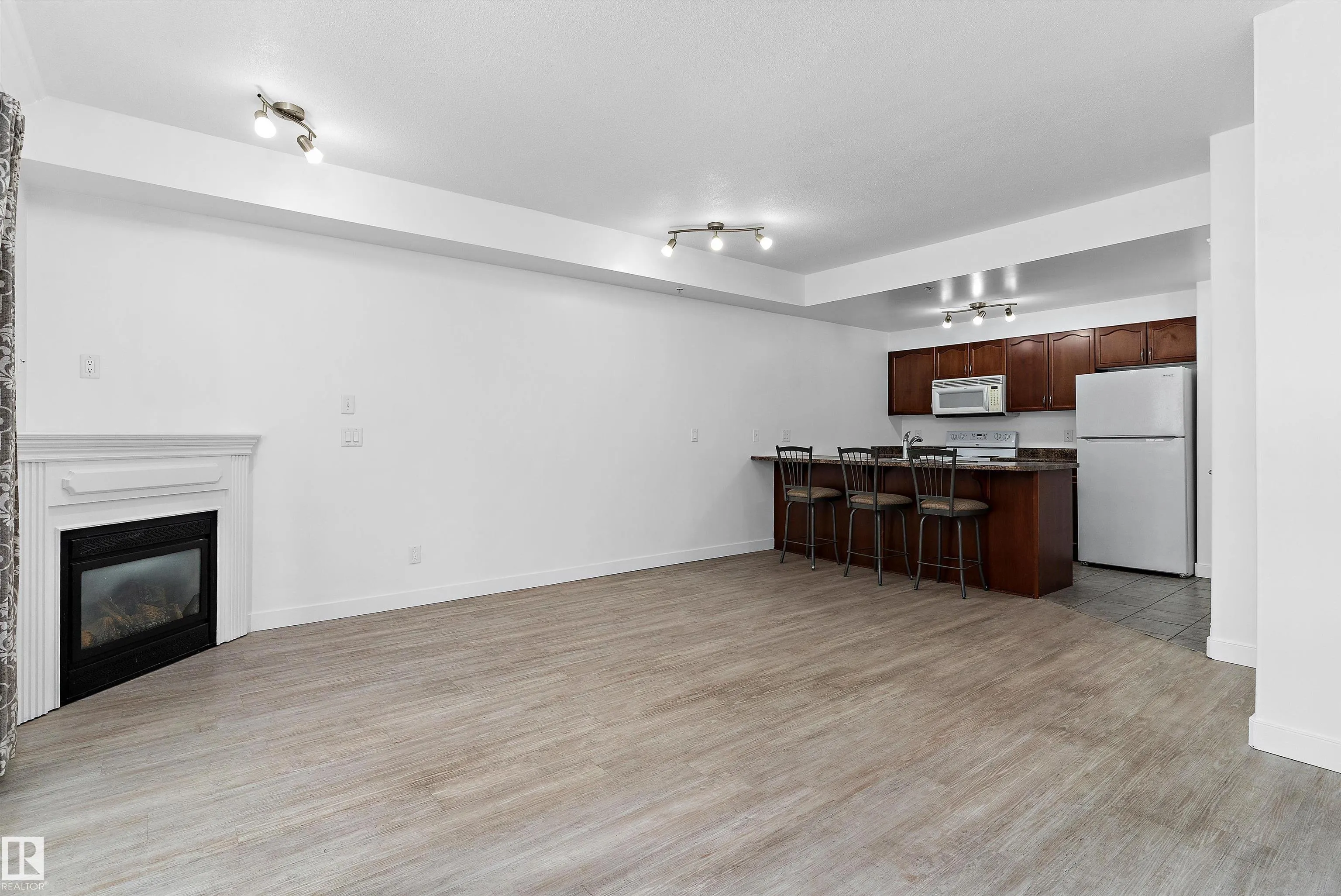 9939 109 Street