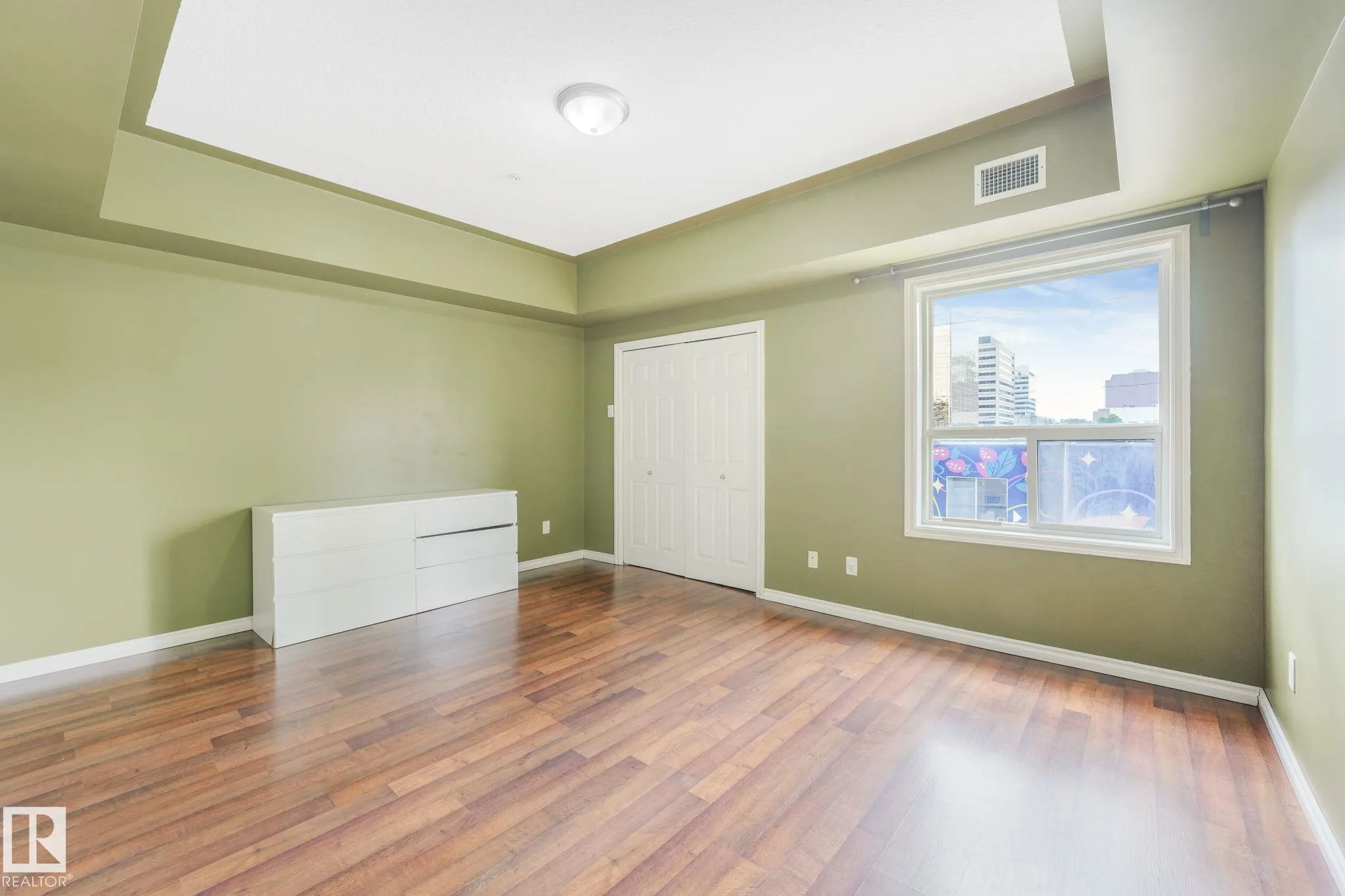 10606 102 Avenue