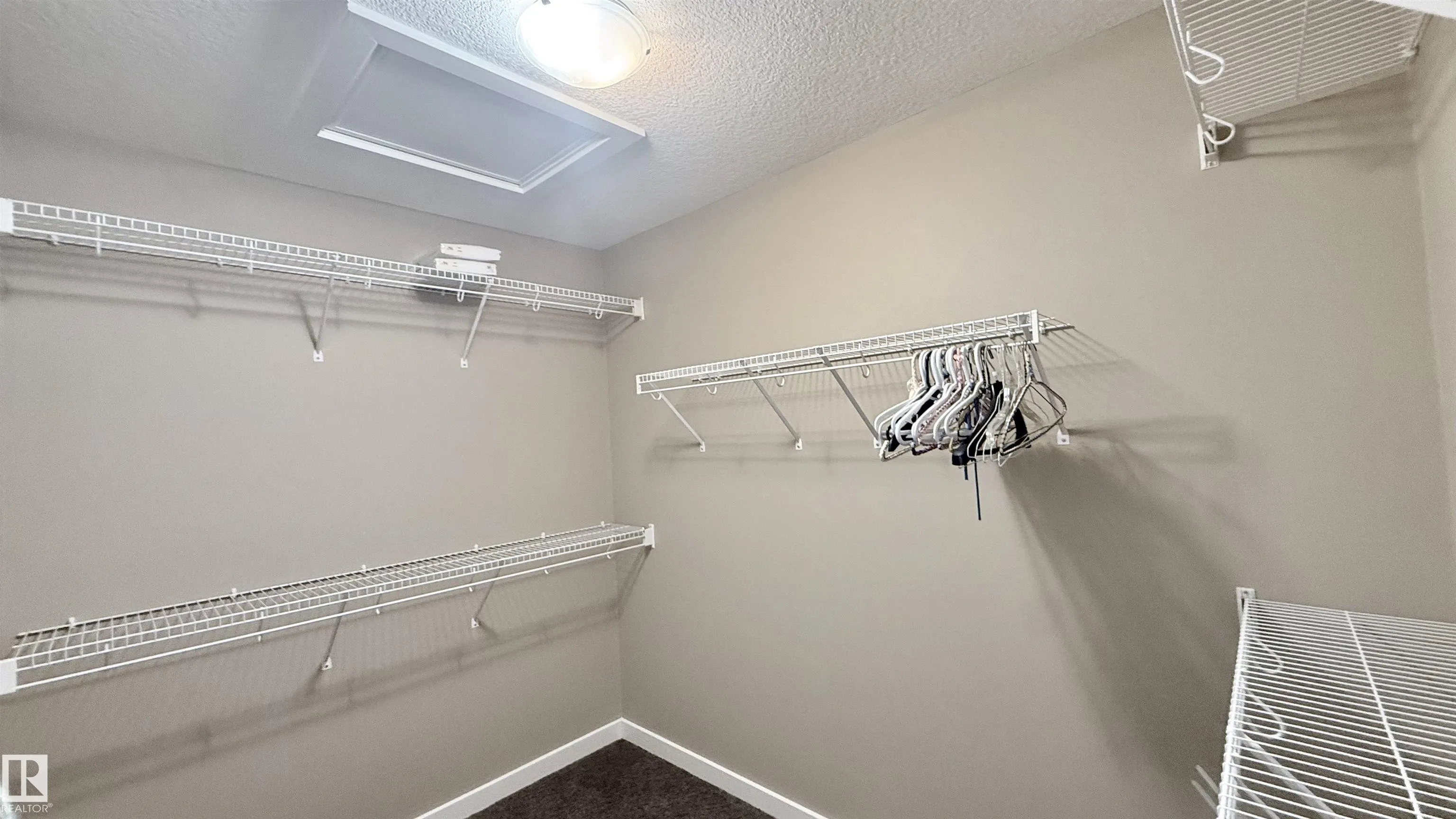 3962 CLAXTON Loop