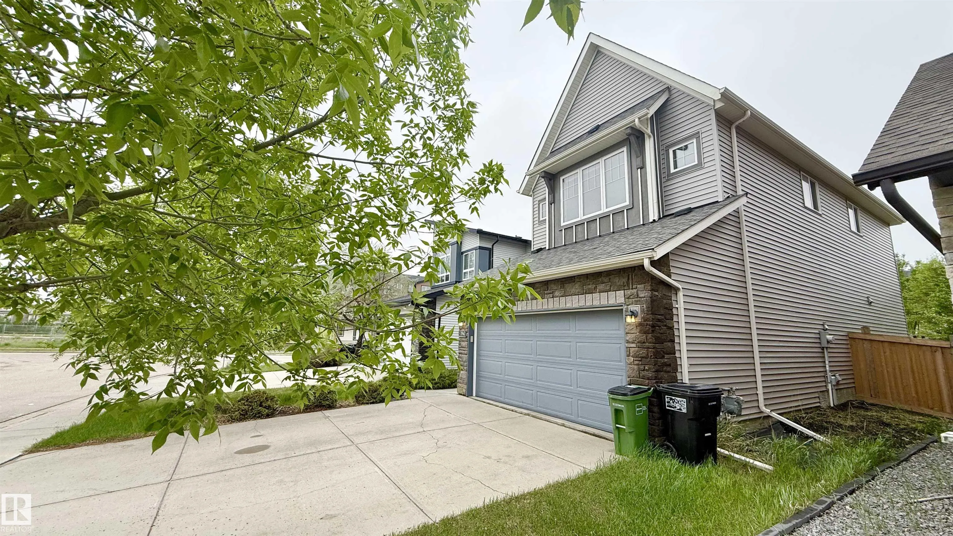 3962 CLAXTON Loop