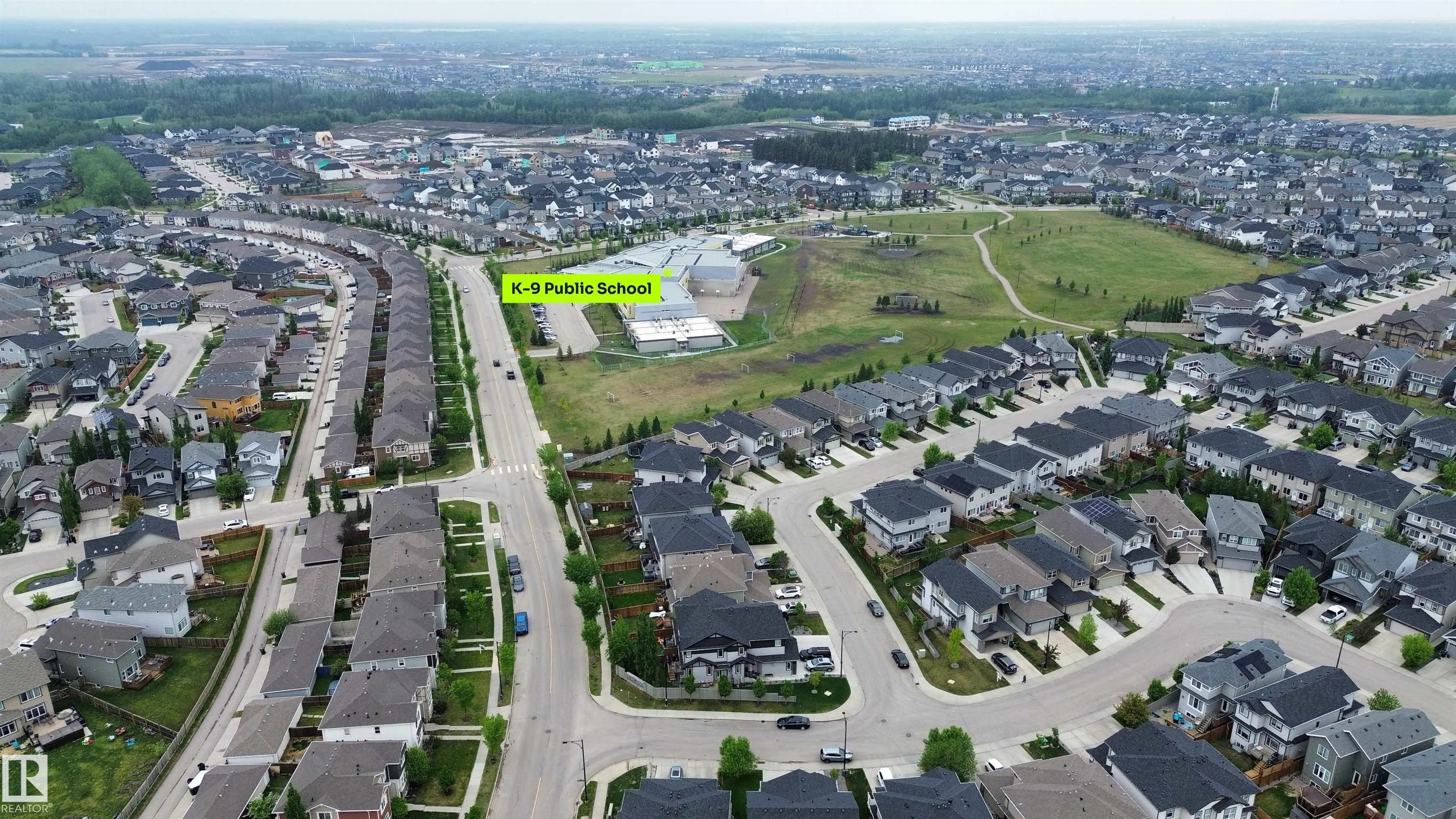 3962 CLAXTON Loop