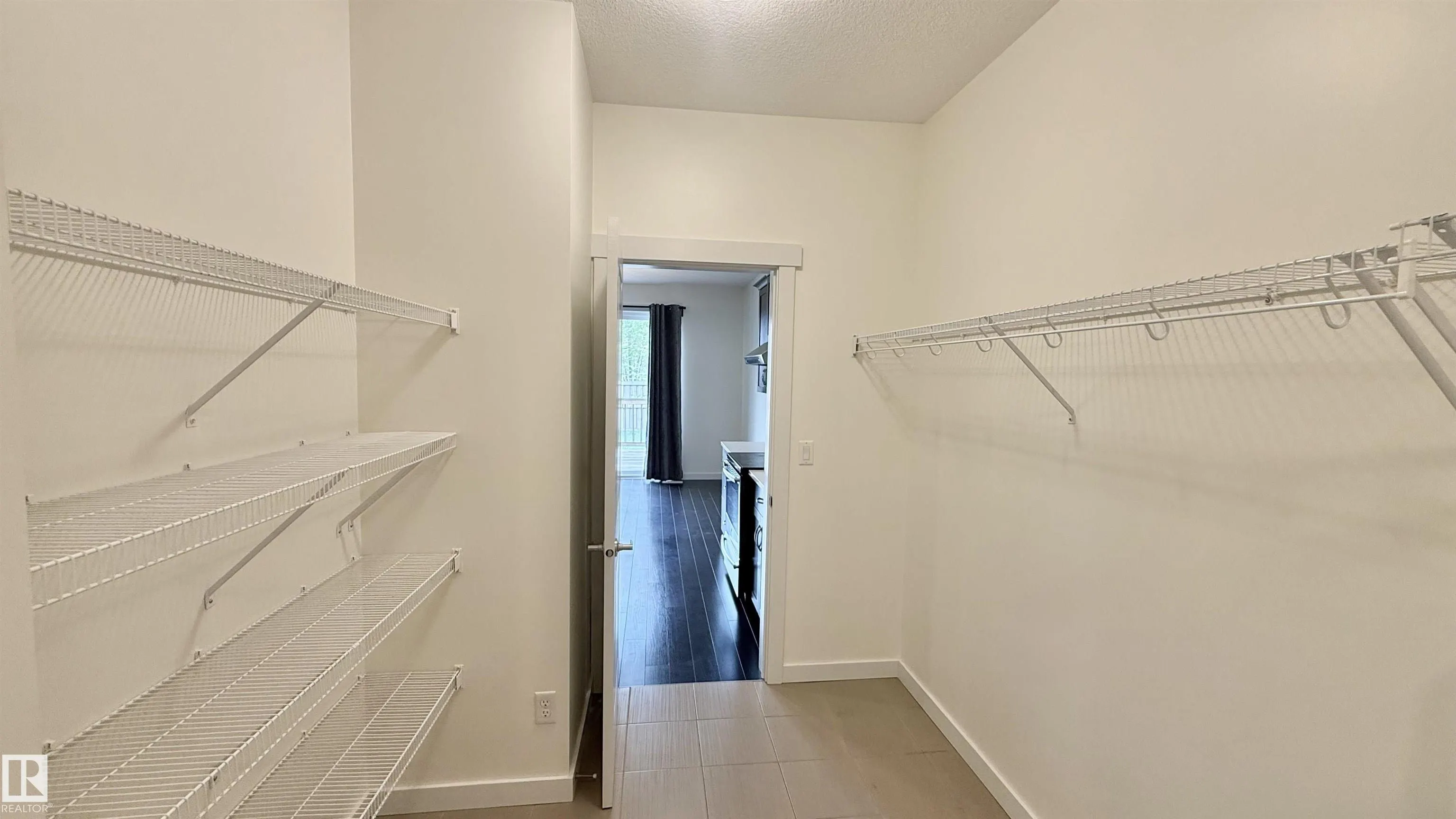 3962 CLAXTON Loop