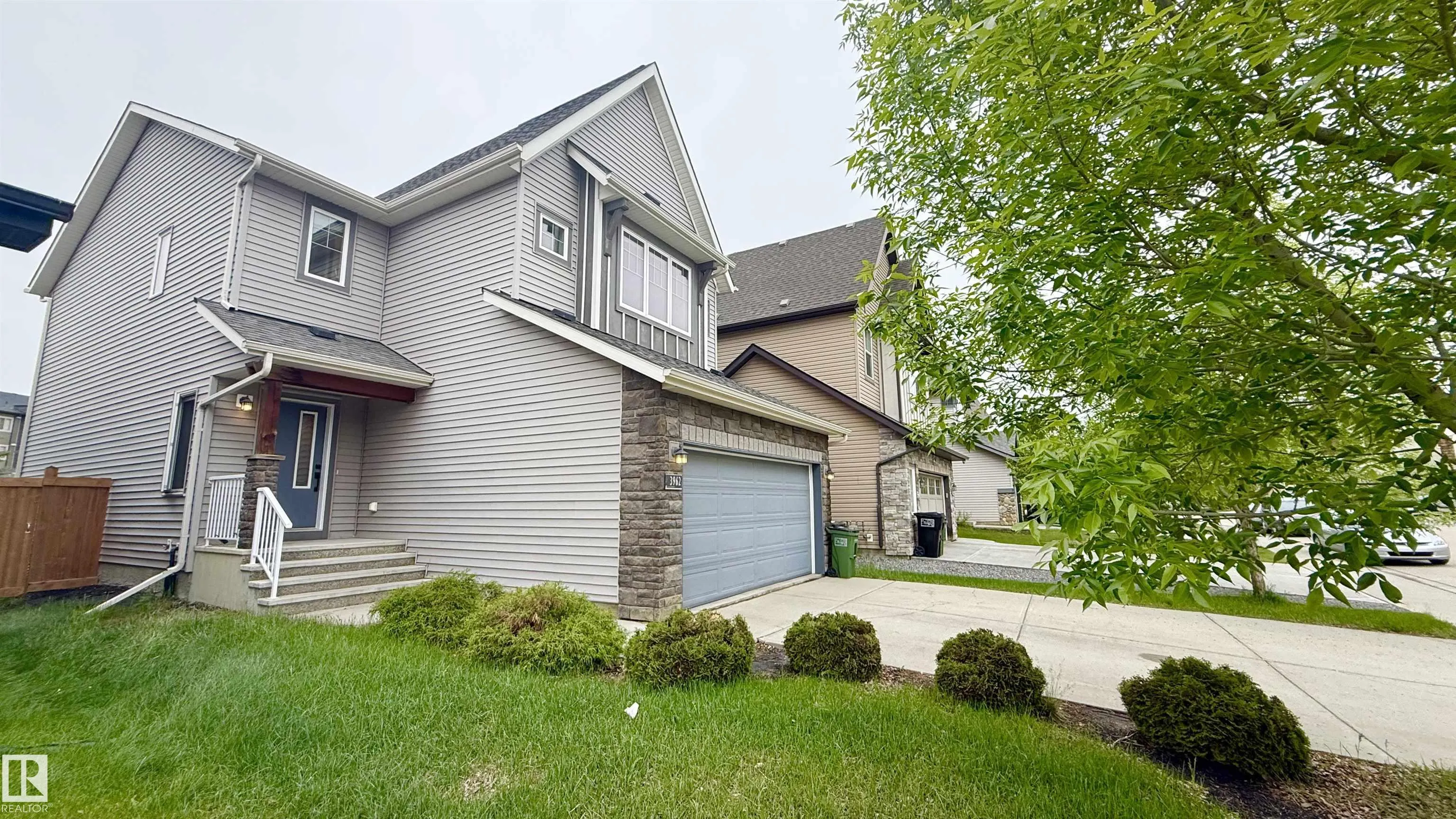 3962 CLAXTON Loop