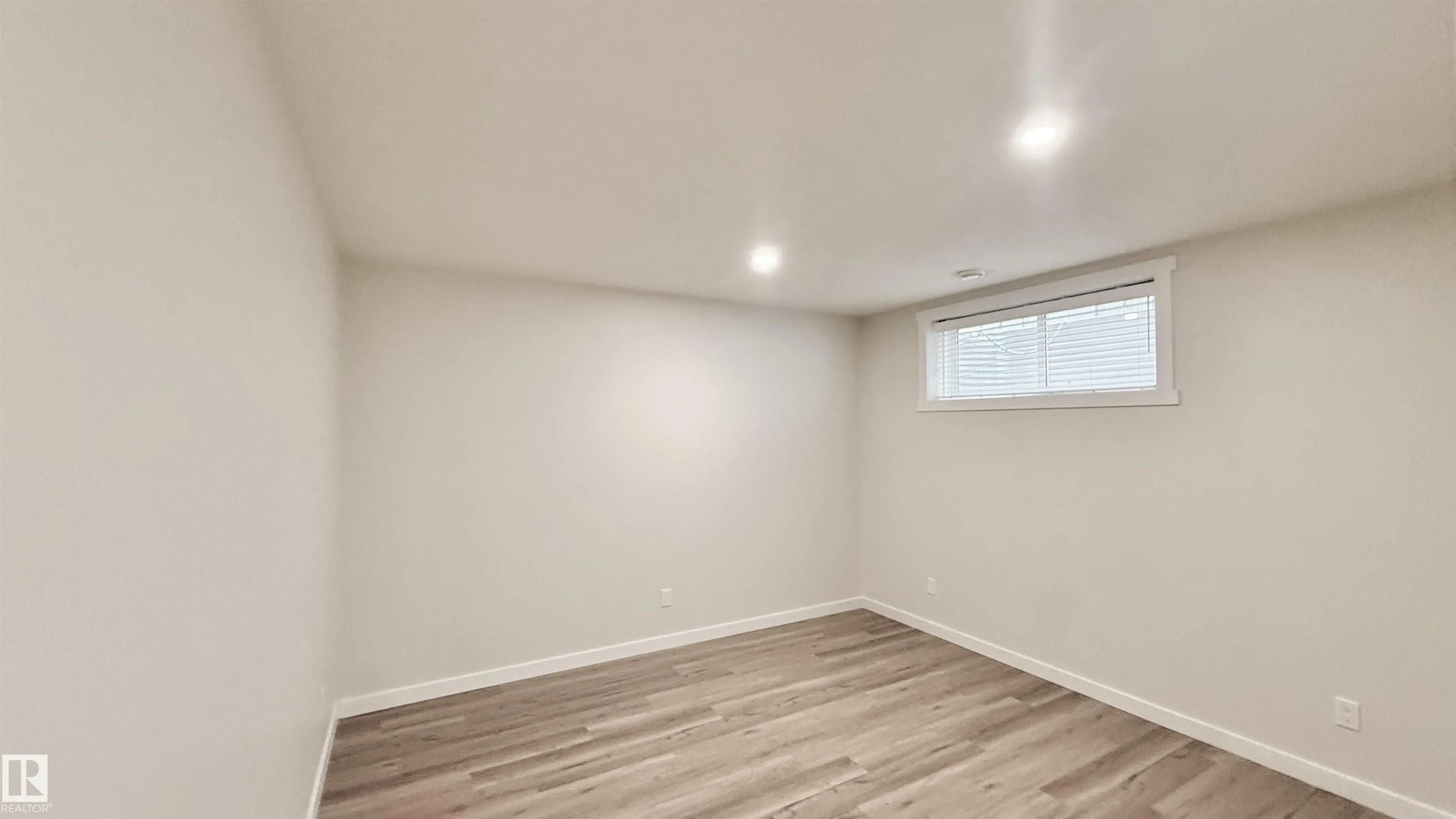 3962 CLAXTON Loop