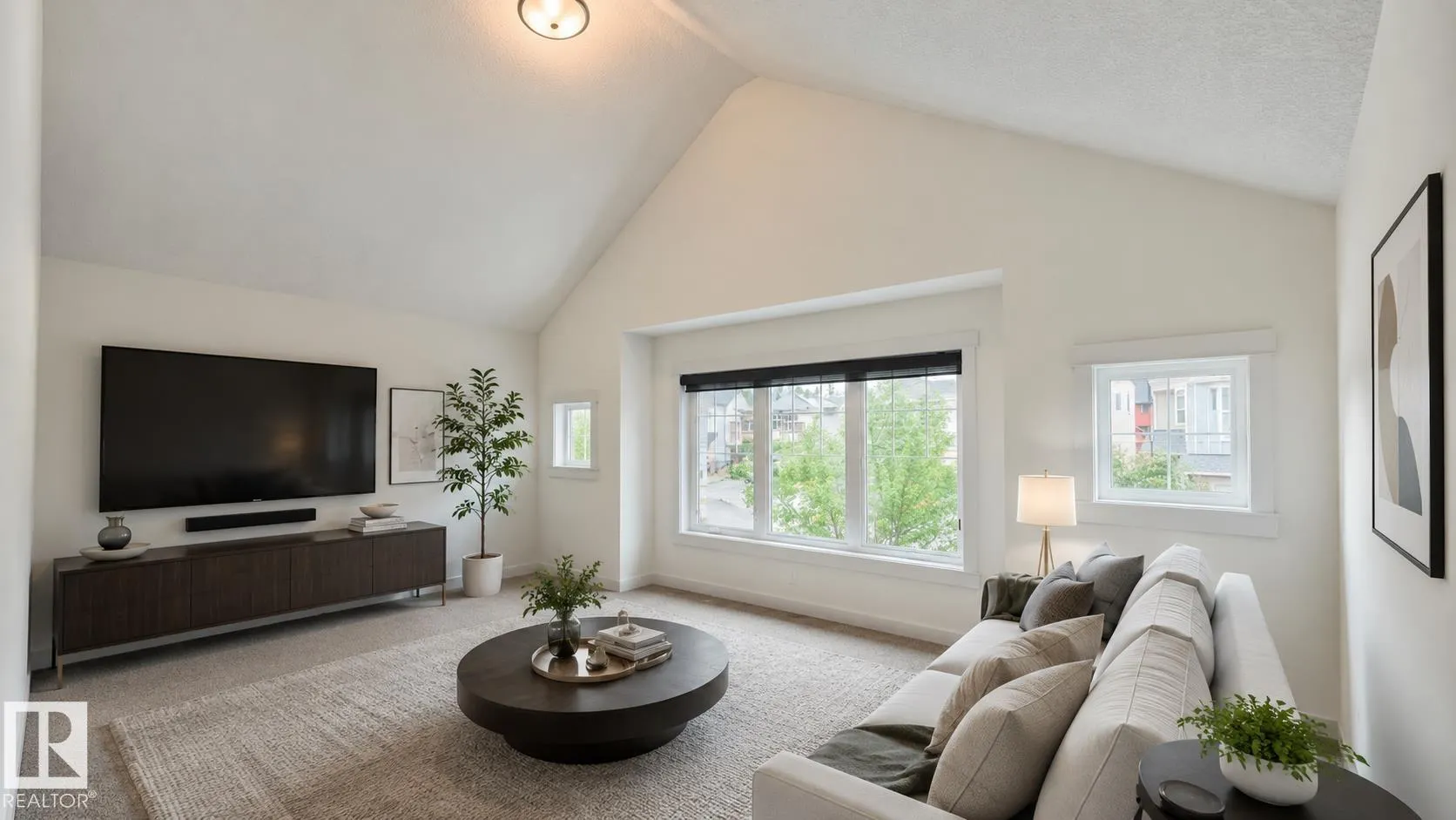 3962 CLAXTON Loop