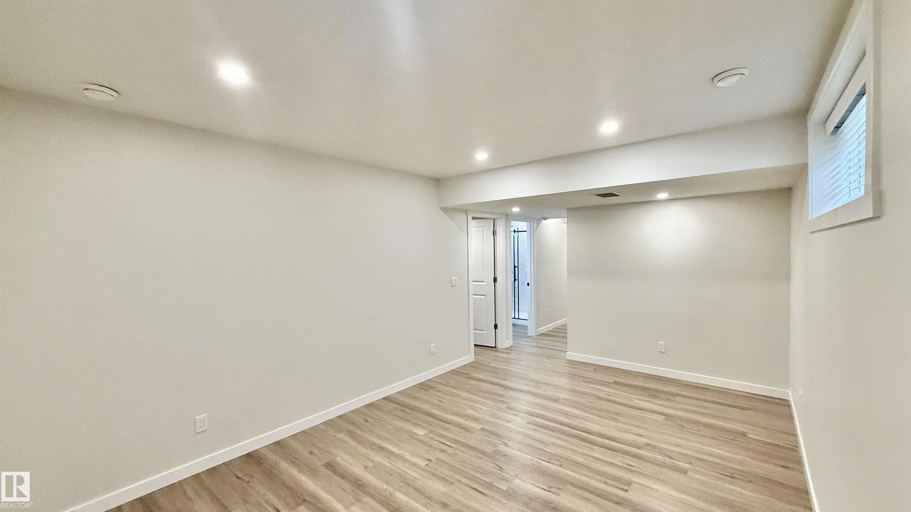 3962 CLAXTON Loop