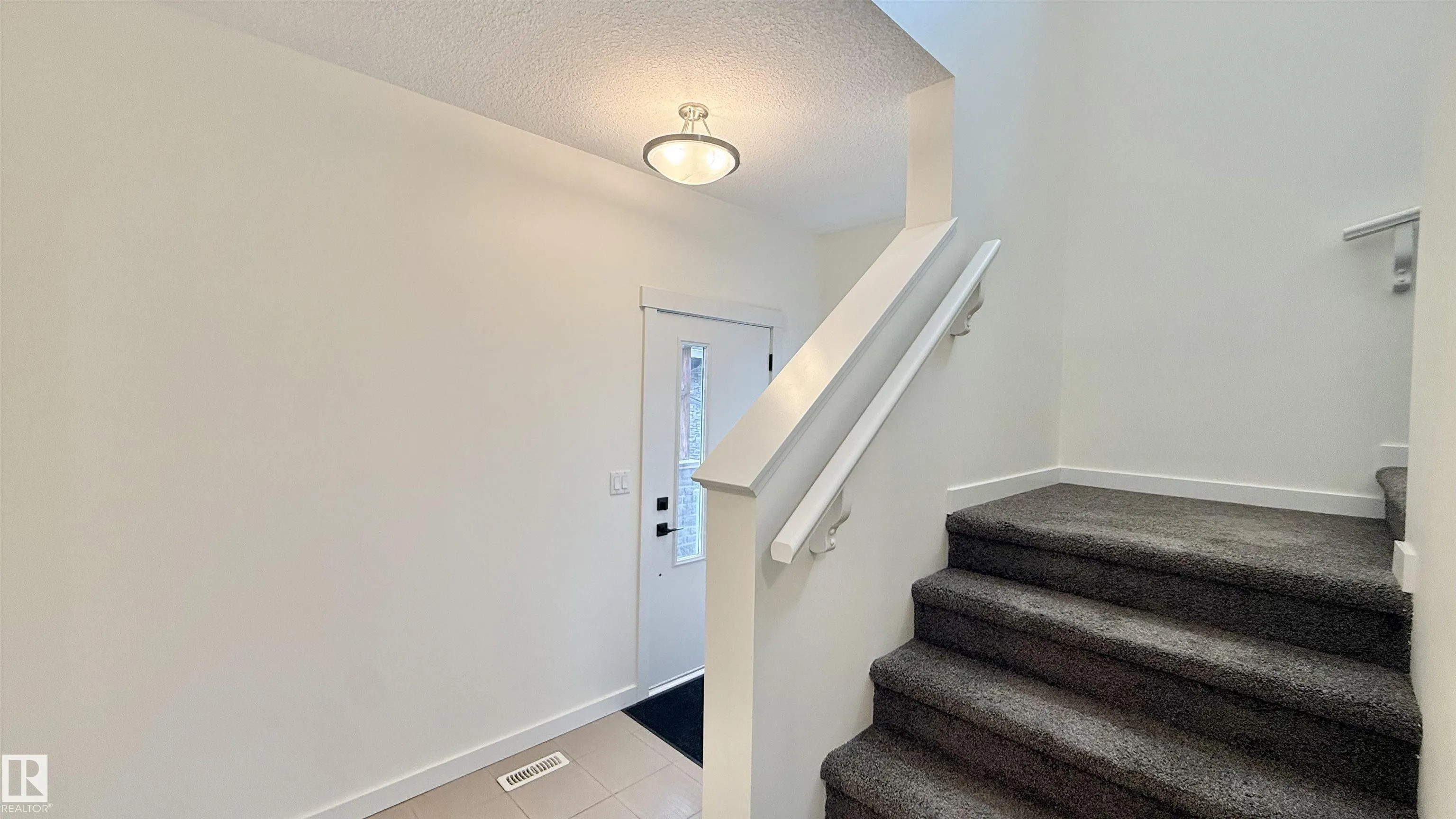 3962 CLAXTON Loop