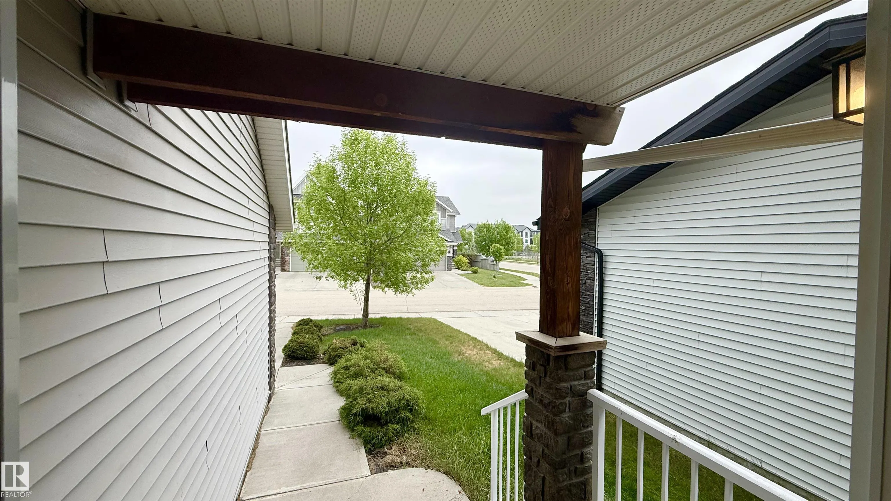 3962 CLAXTON Loop
