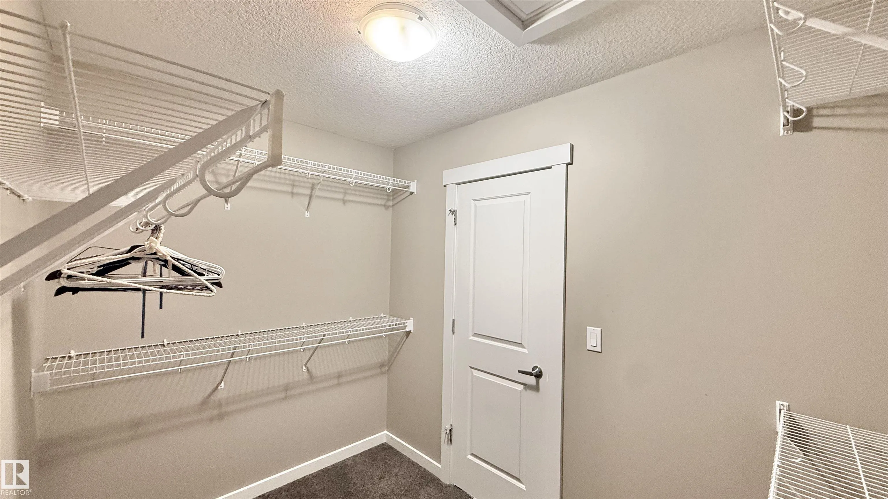 3962 CLAXTON Loop