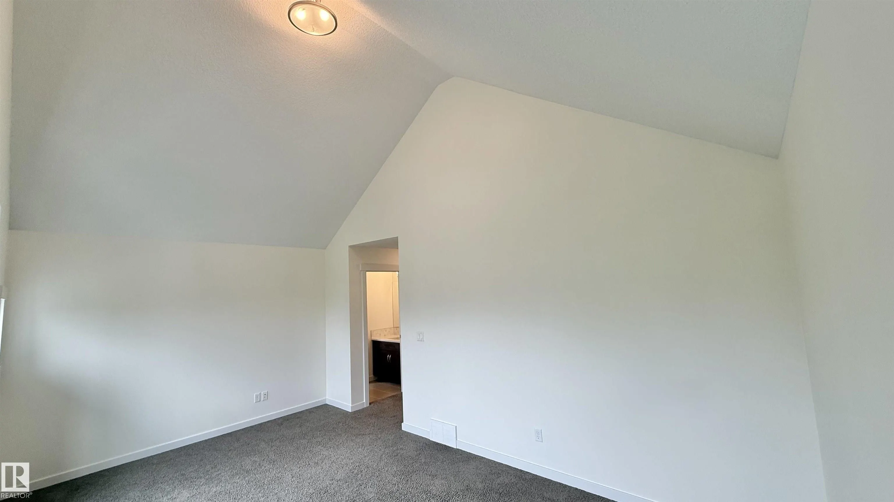 3962 CLAXTON Loop