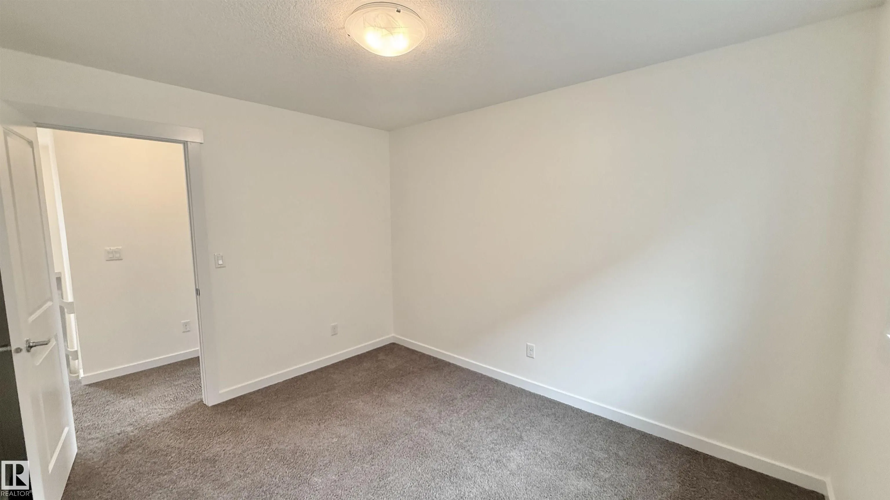 3962 CLAXTON Loop