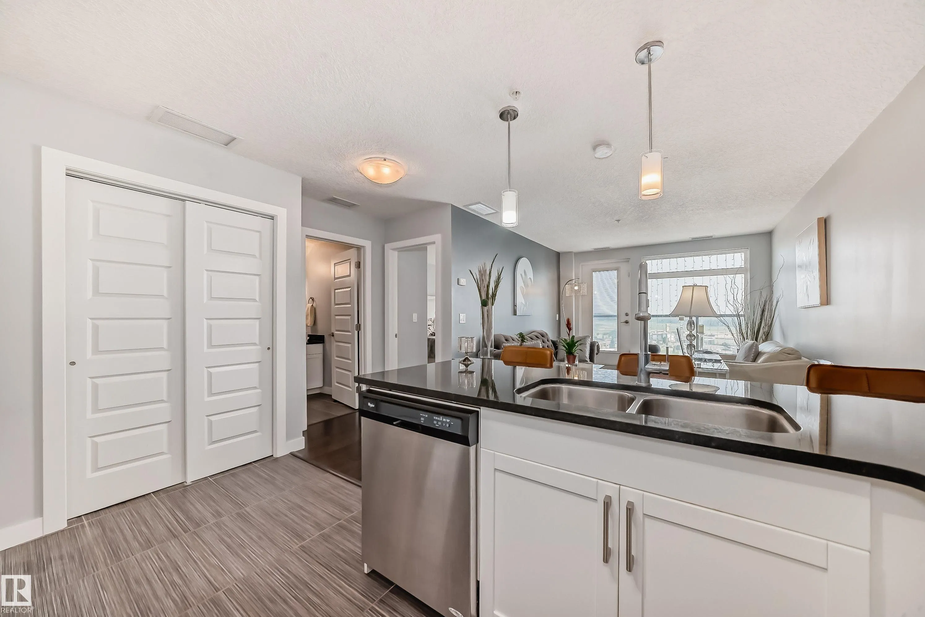 5151 Windermere Boulevard
