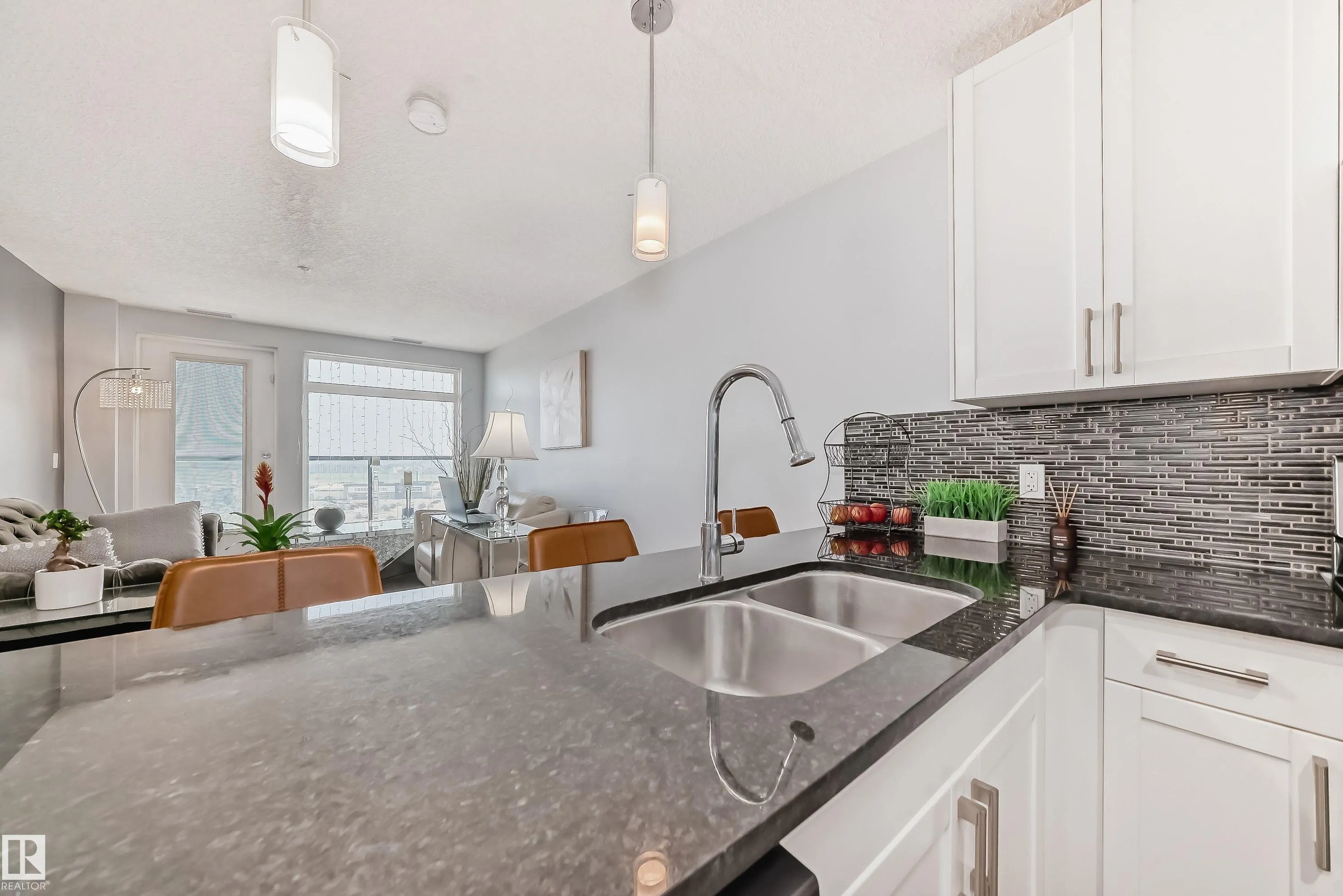 5151 Windermere Boulevard