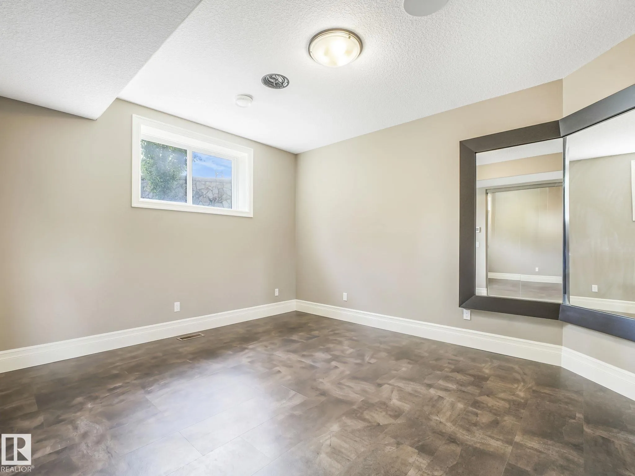 2807 WHEATON Drive