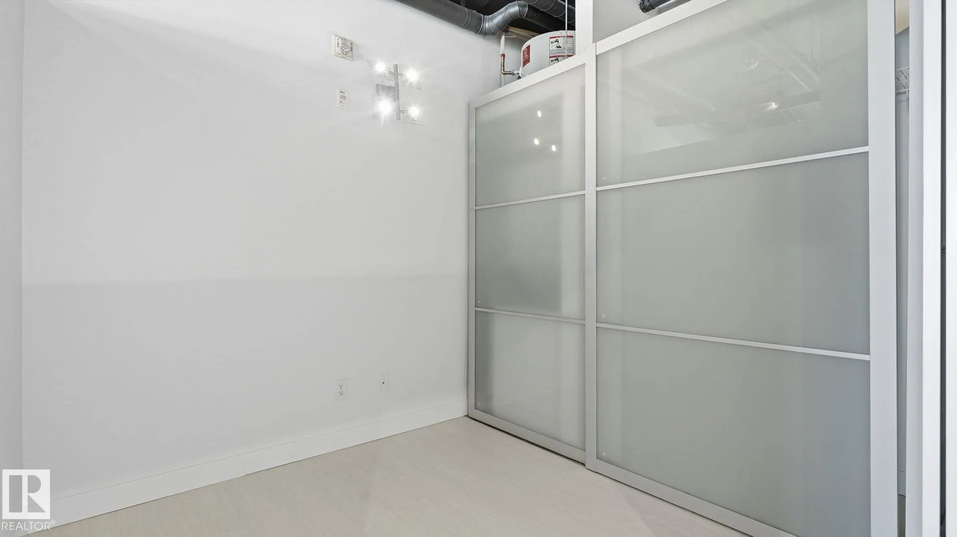 10024 JASPER Avenue