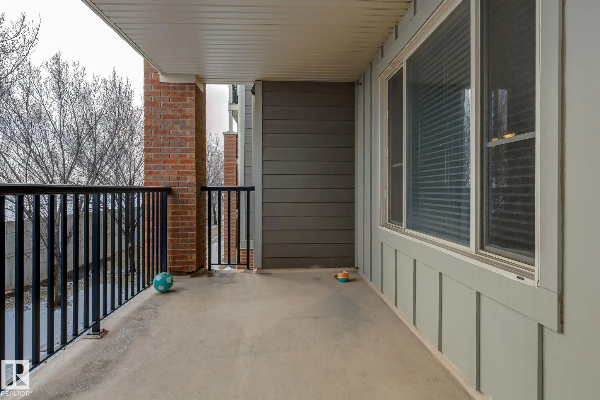3715 WHITELAW Lane