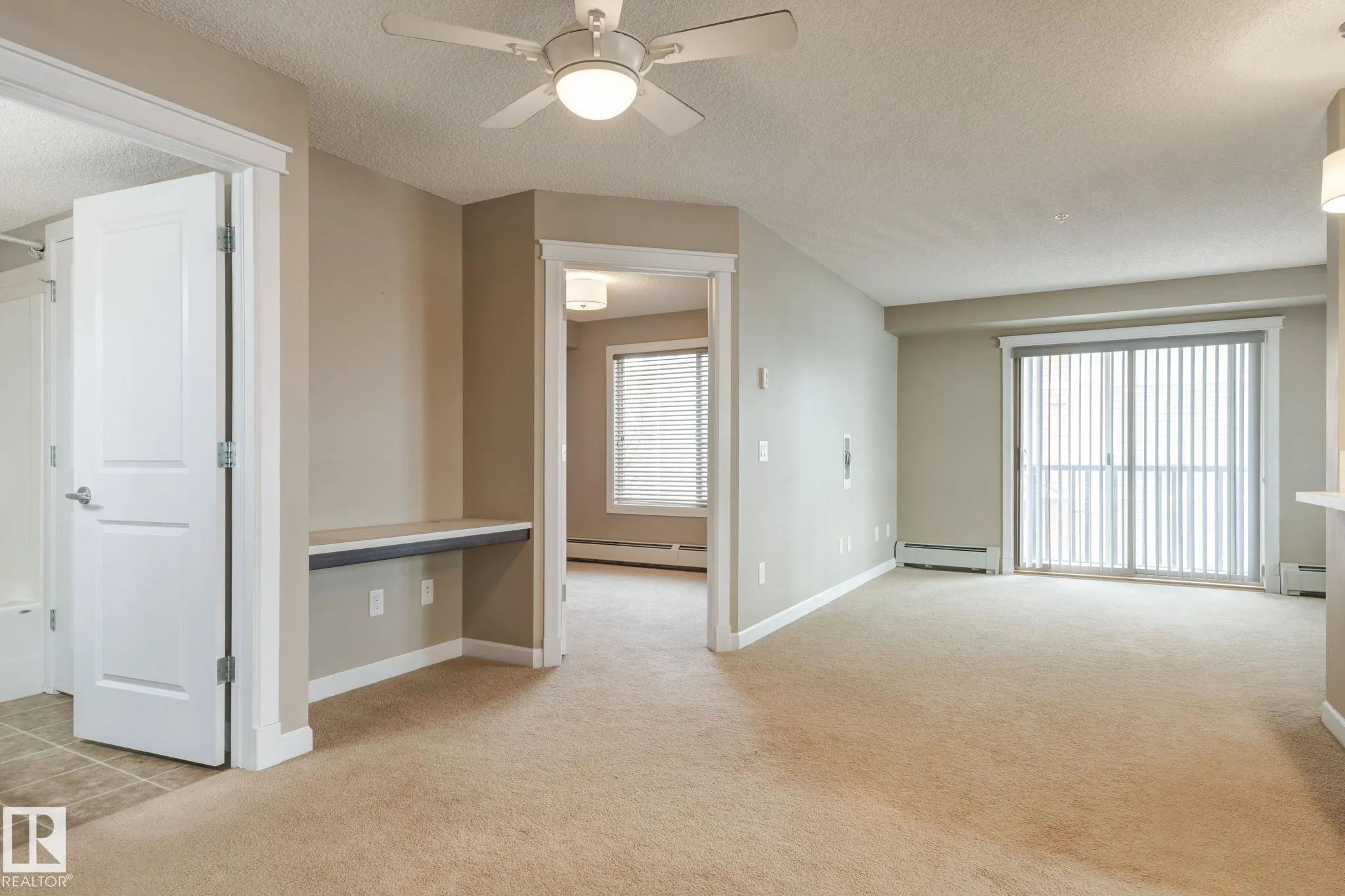 3715 WHITELAW Lane