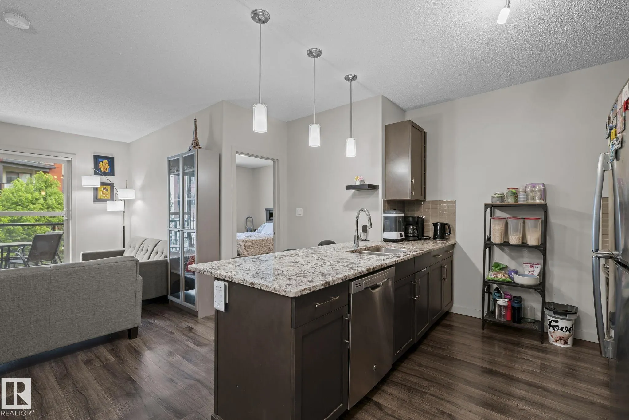 320 Ambleside Link