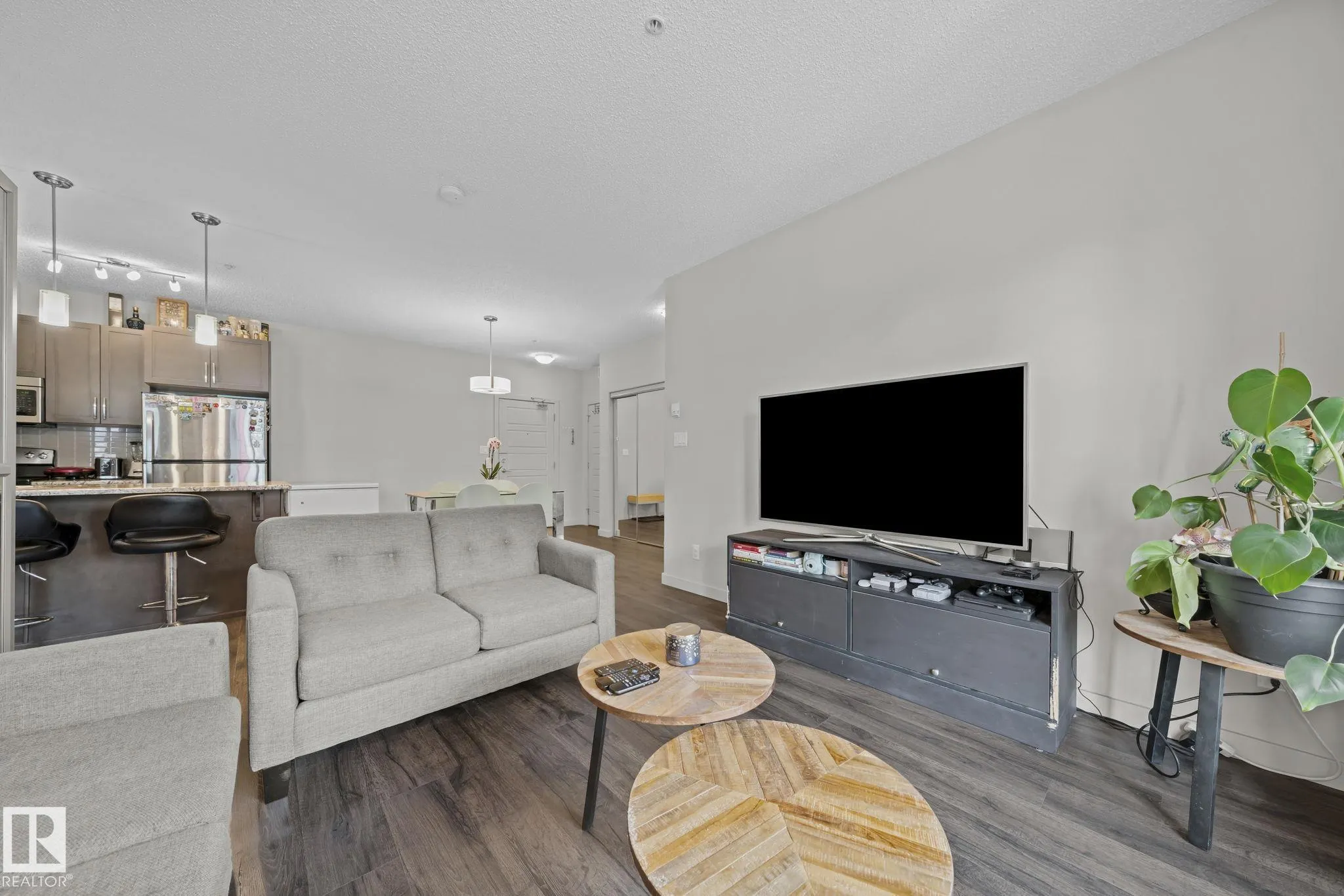 320 Ambleside Link