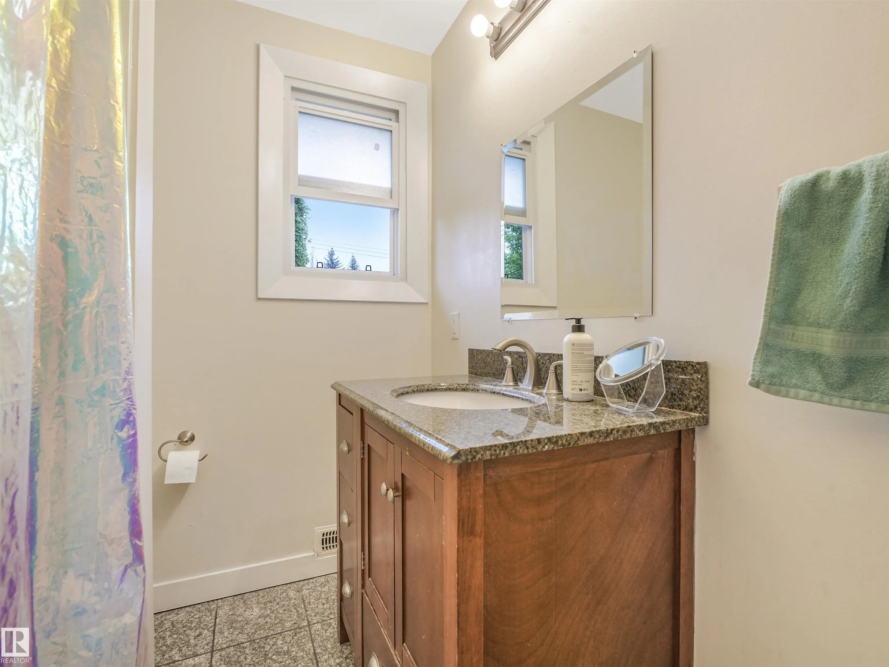 14612 93 Ave