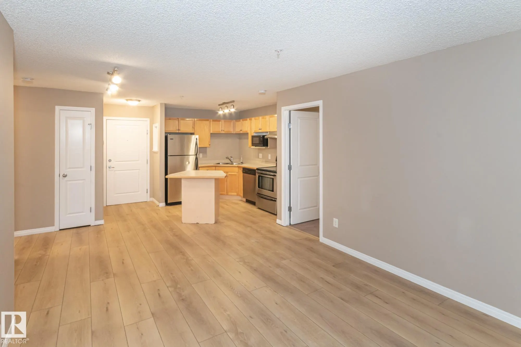 245 EDWARDS Drive