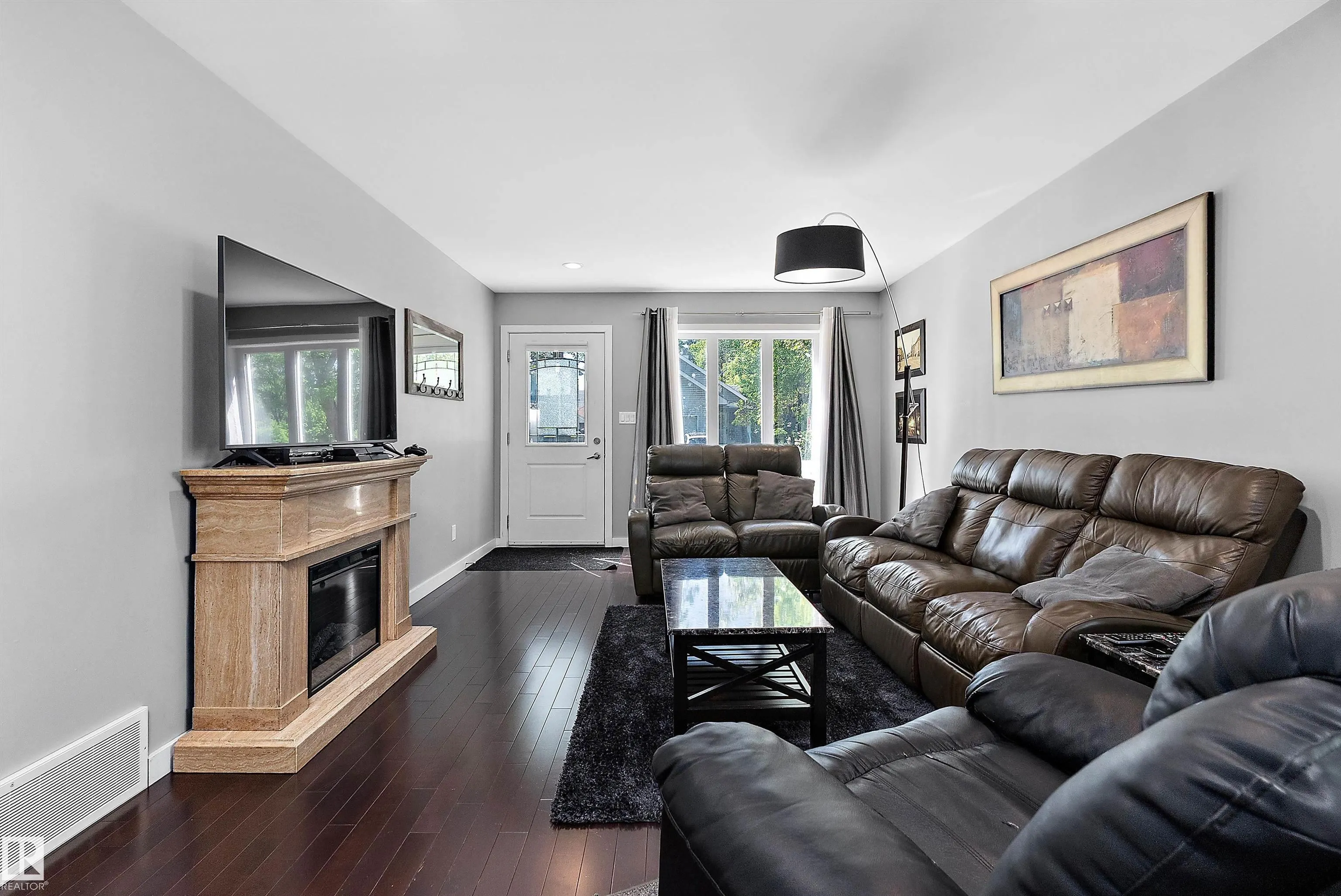 14832 103 Ave