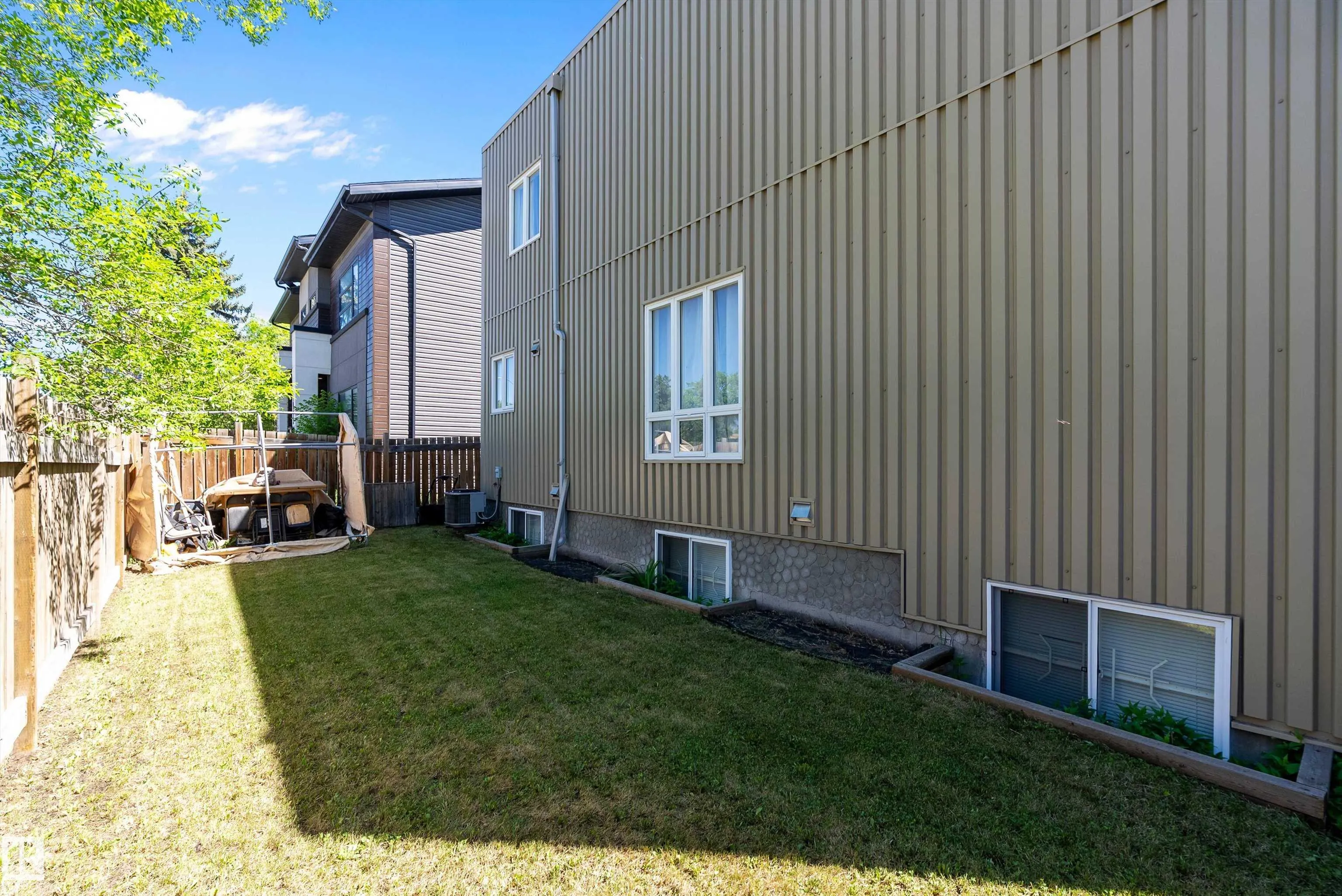 14832 103 Ave