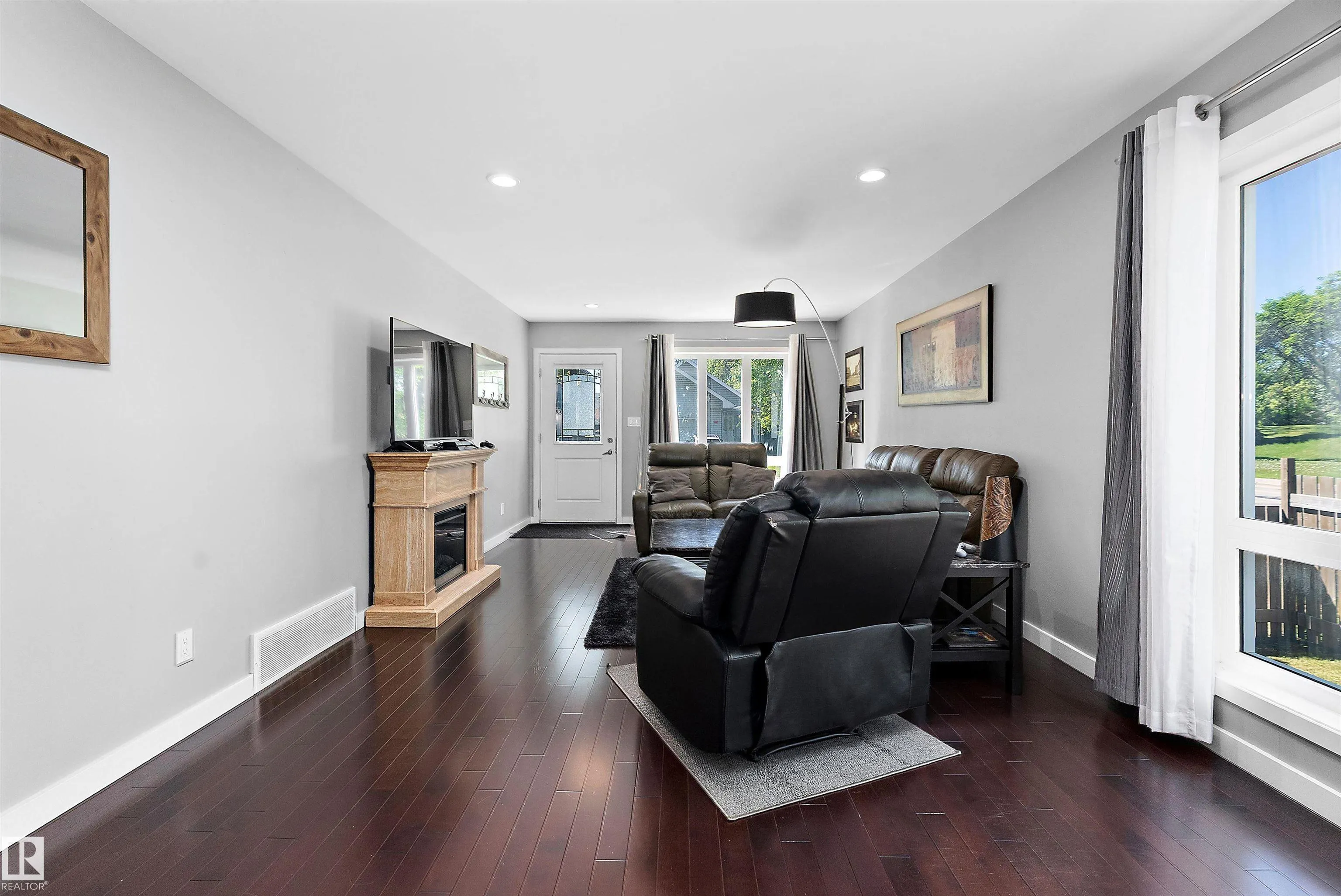 14832 103 Ave