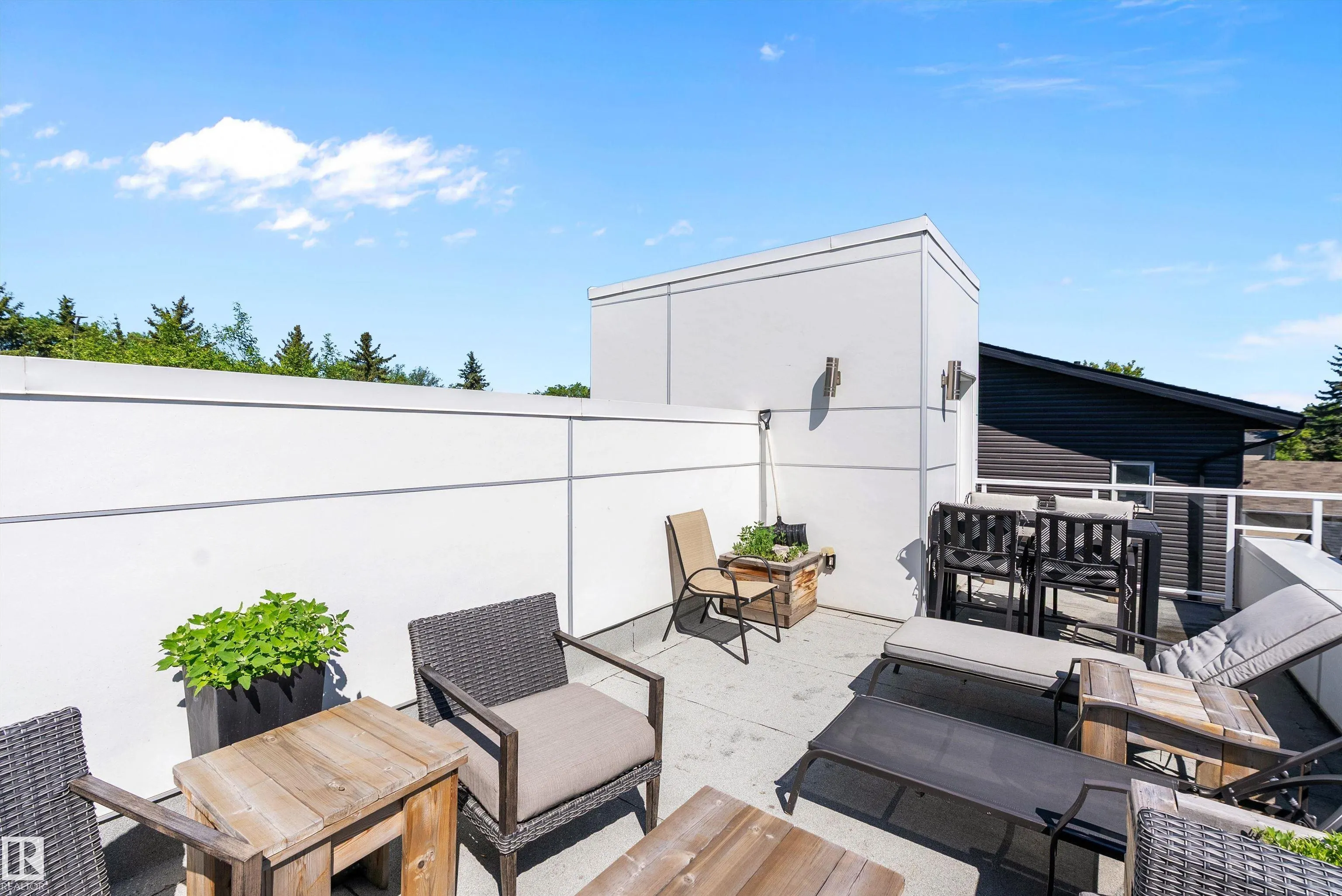 14832 103 Ave