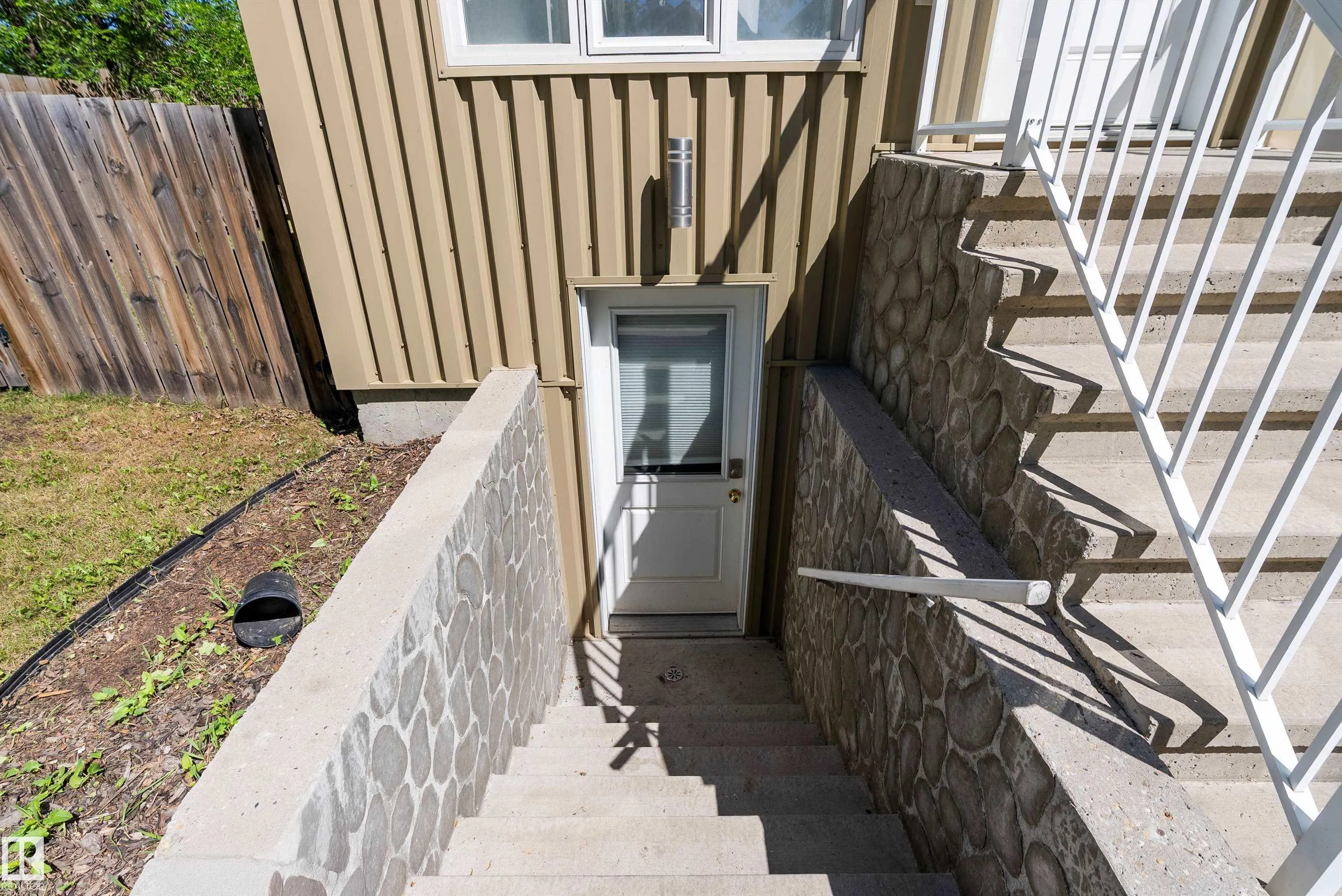 14832 103 Ave