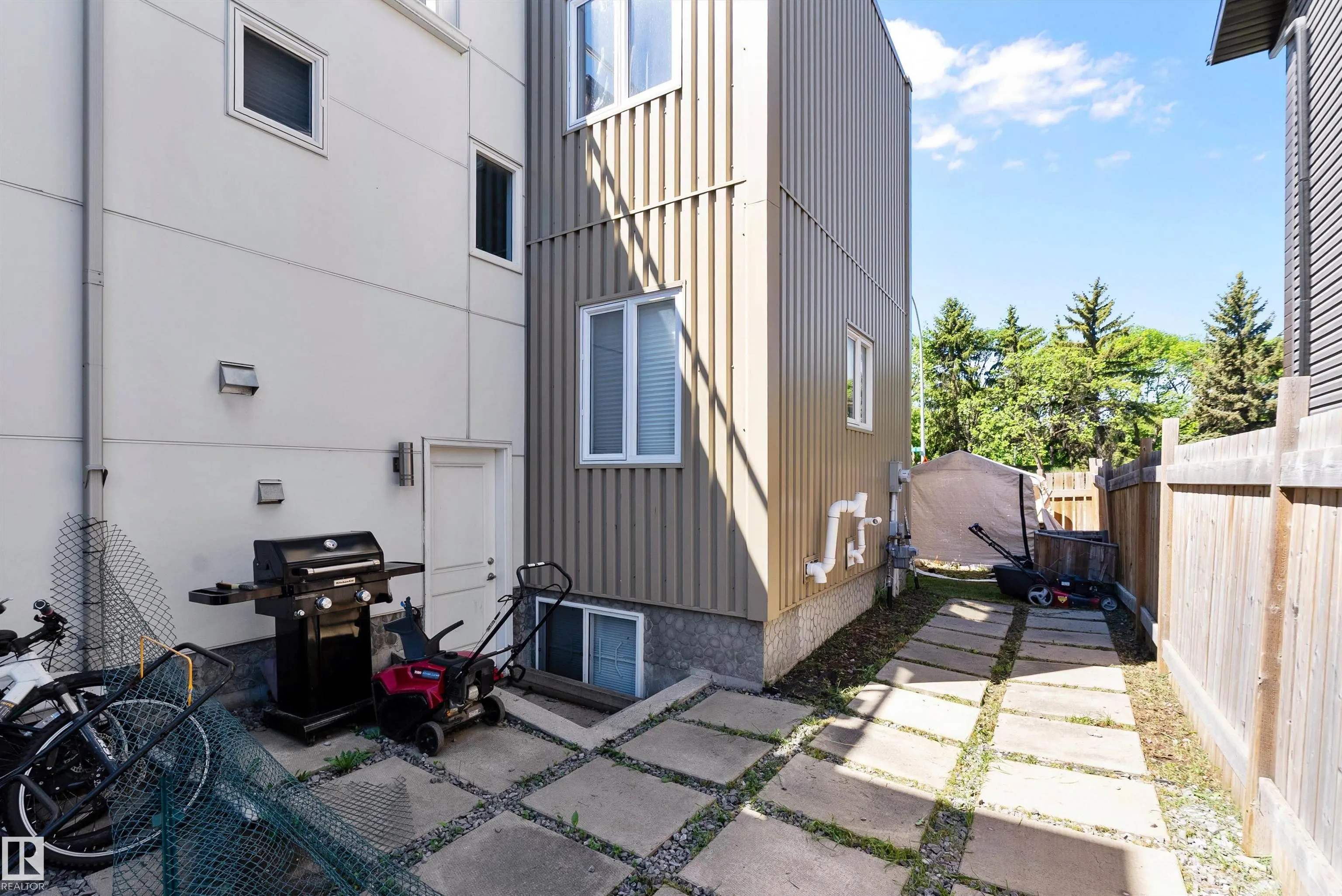 14832 103 Ave