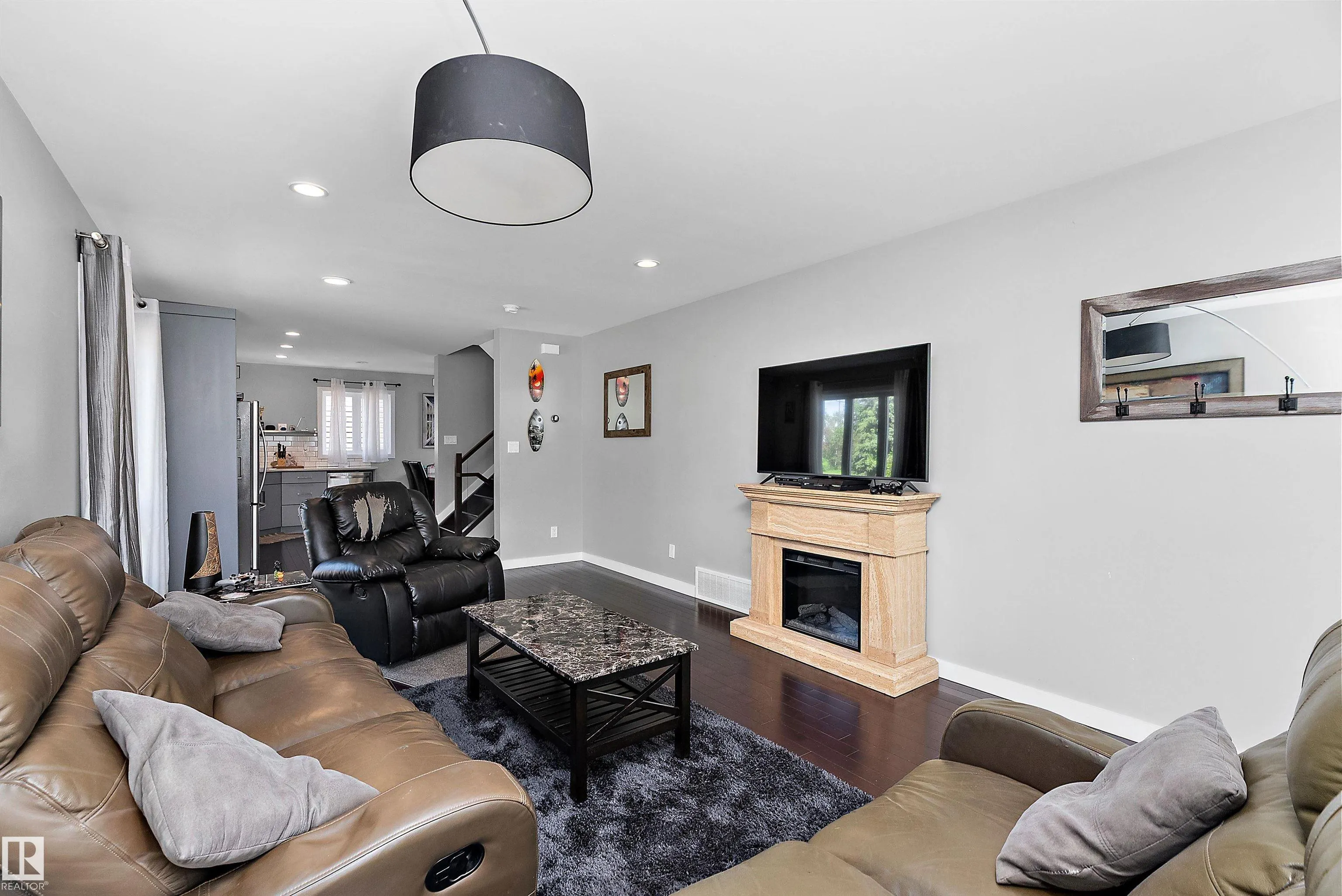 14832 103 Ave