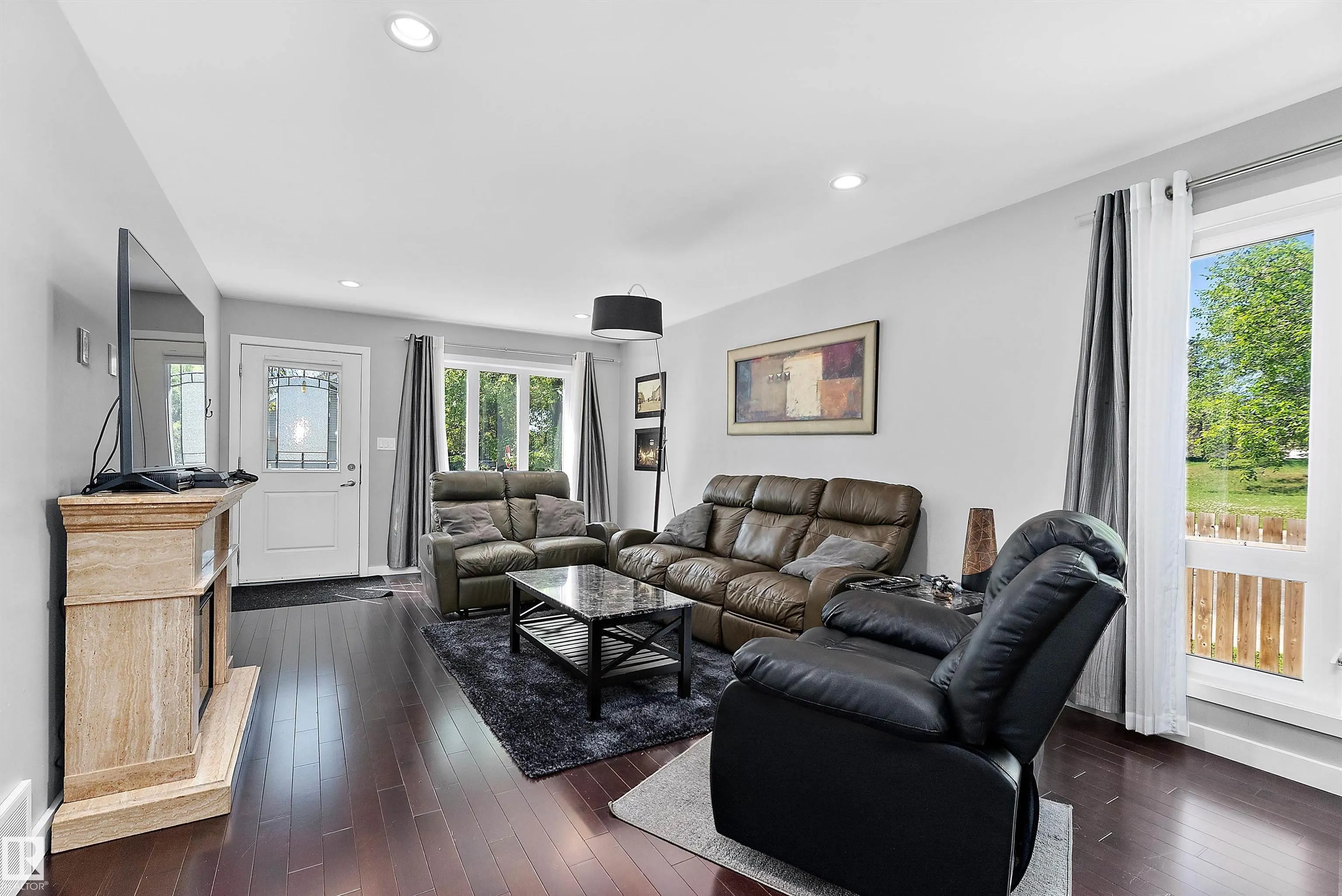 14832 103 Ave