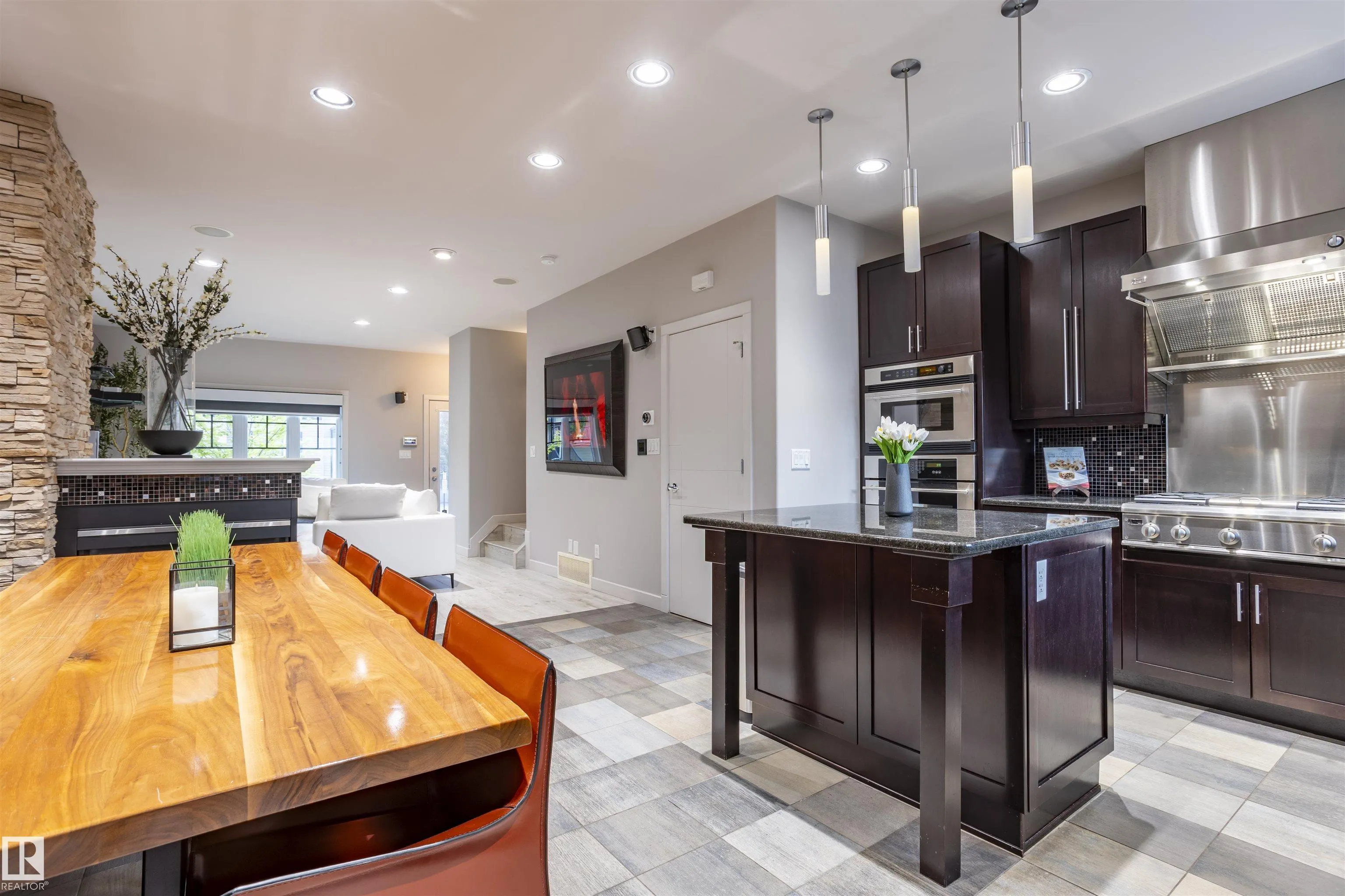 4949 TERWILLEGAR Common