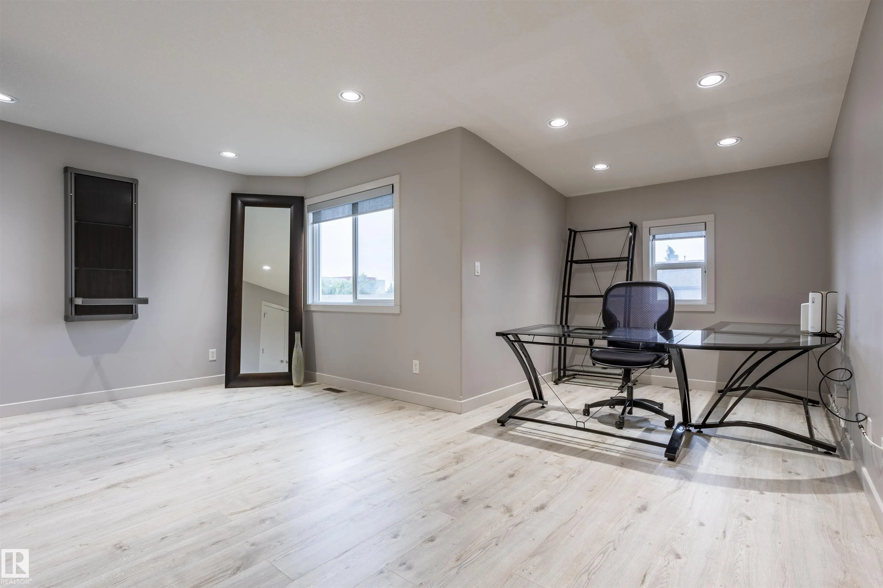 4949 TERWILLEGAR Common