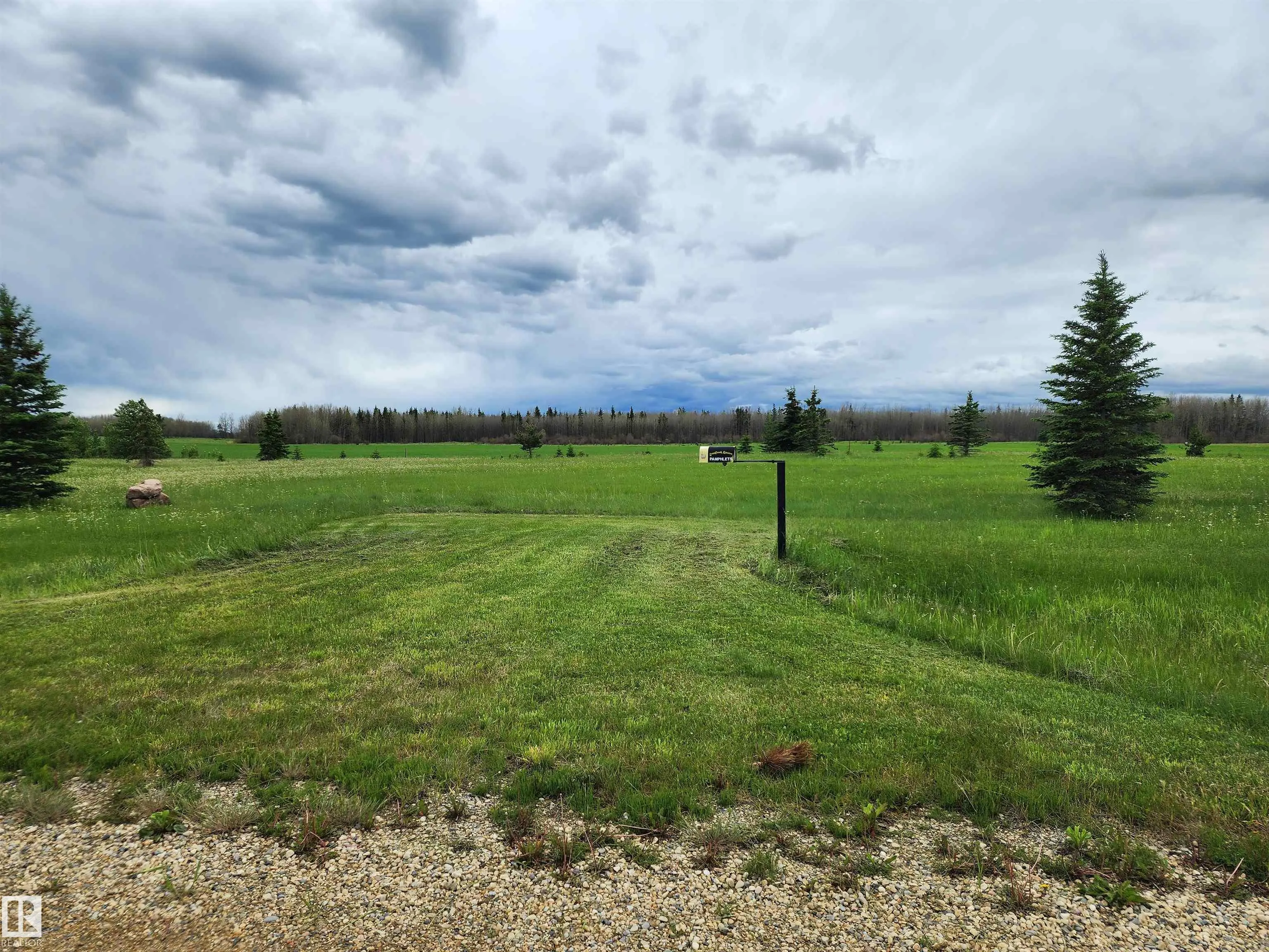 17 465011 Rge Rd 64
