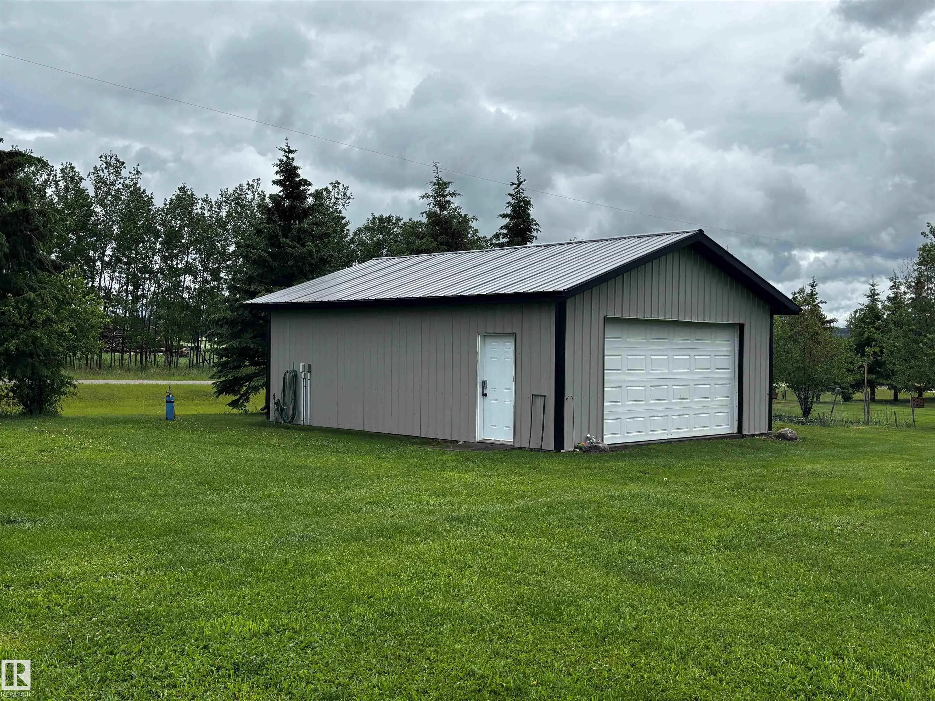 461032 HWY 13