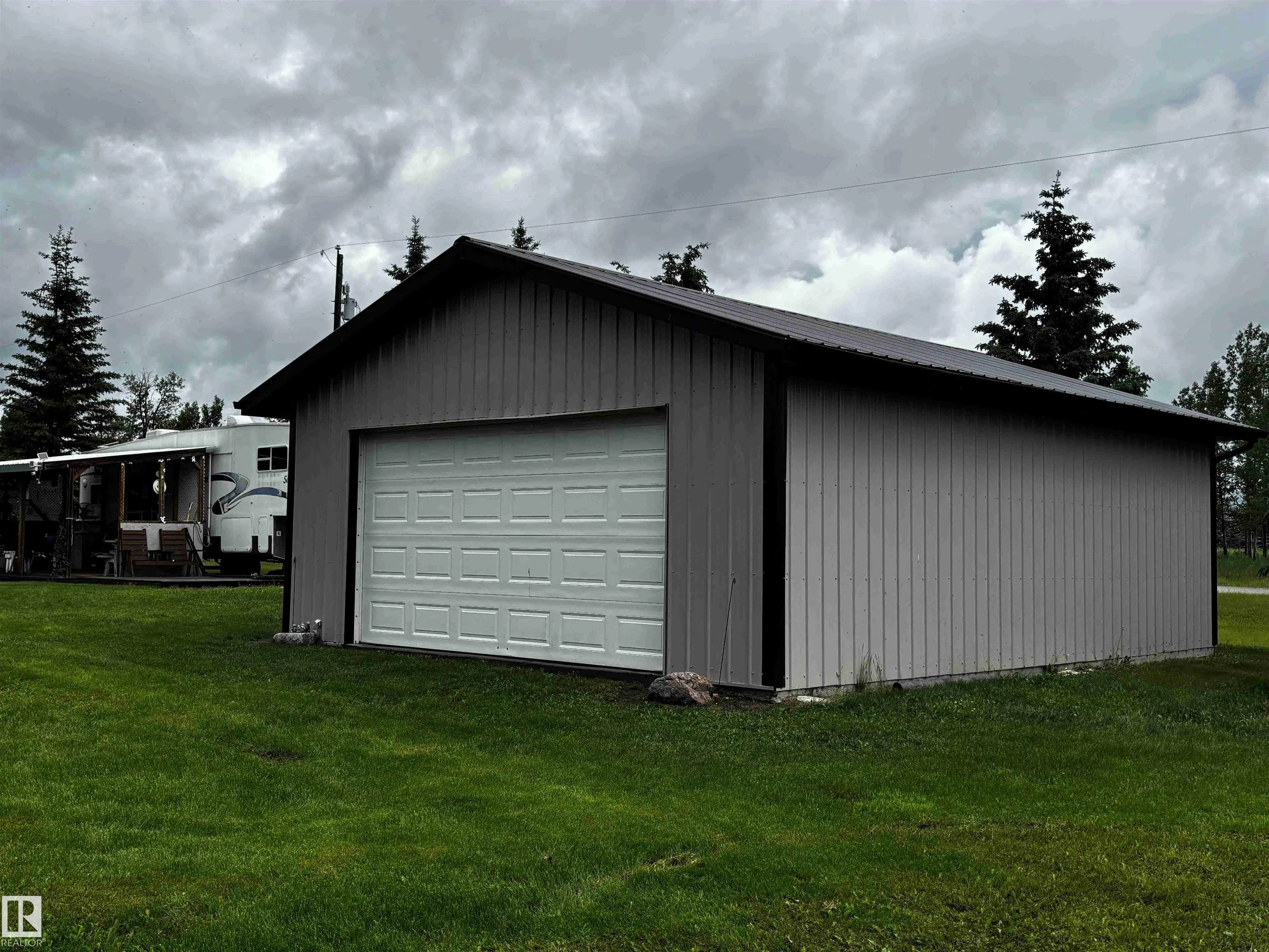 461032 HWY 13