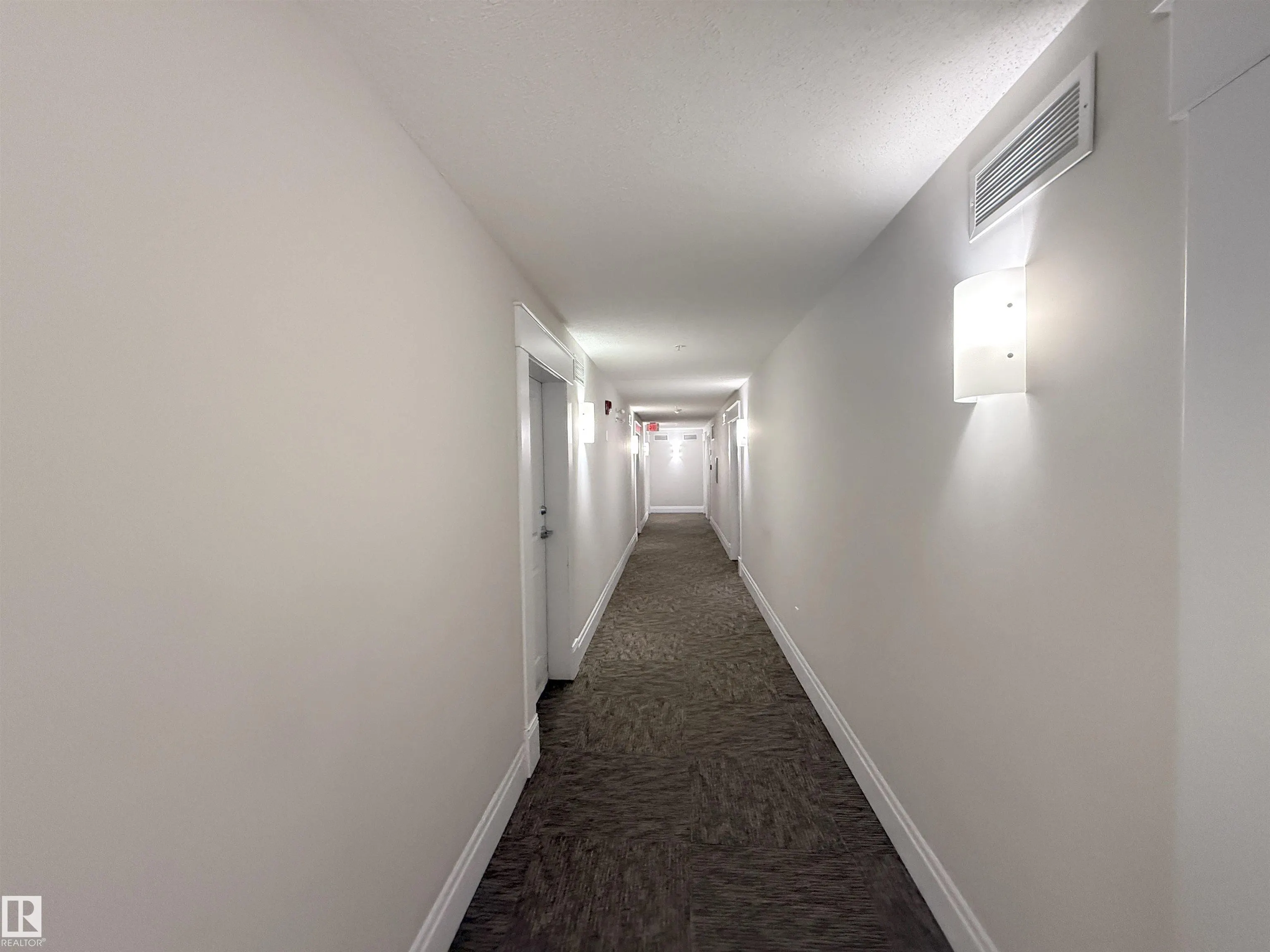 3715 WHITELAW Lane