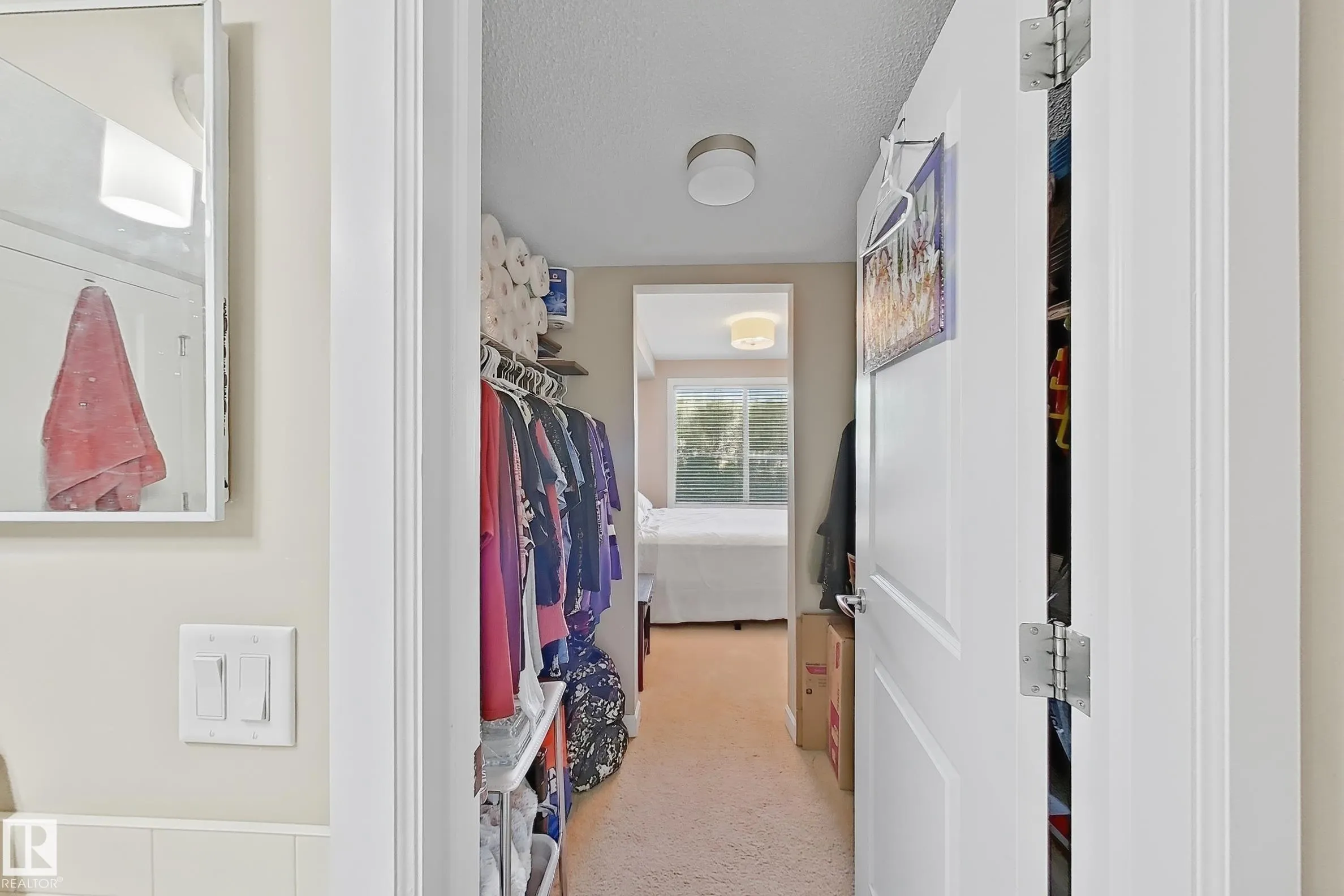 3715 WHITELAW Lane