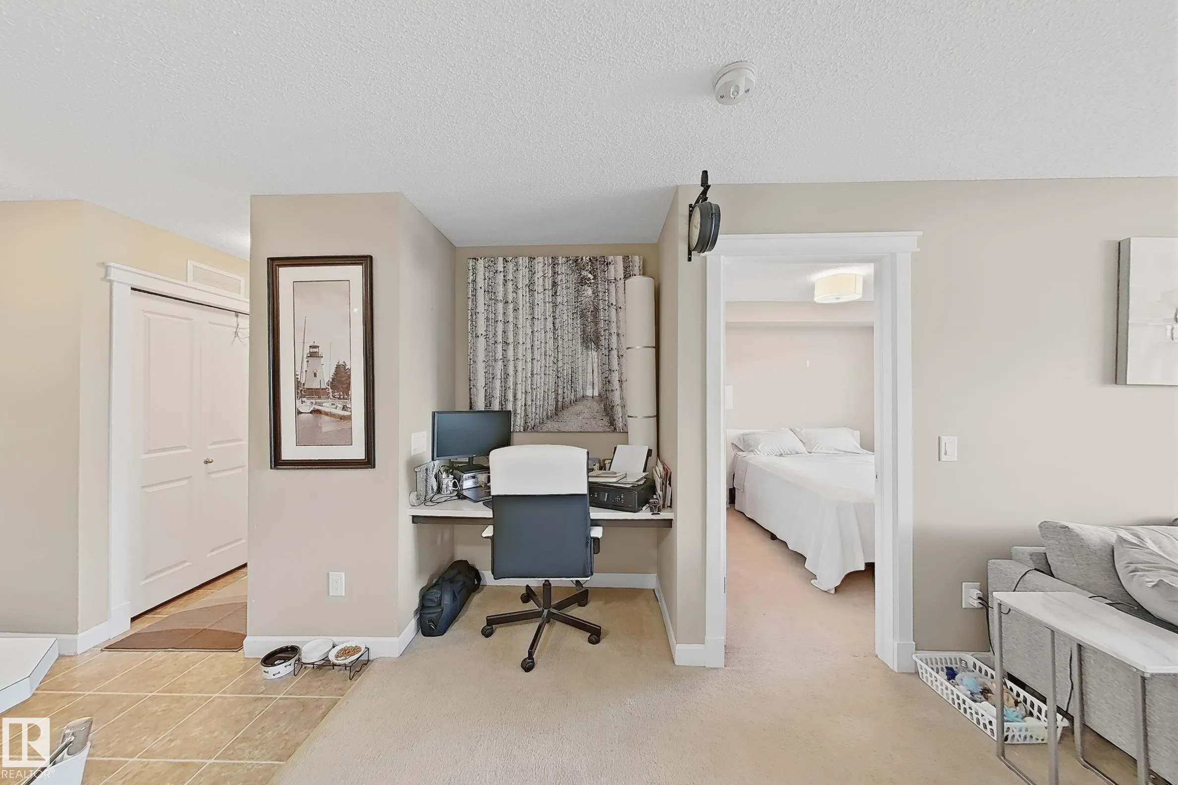 3715 WHITELAW Lane