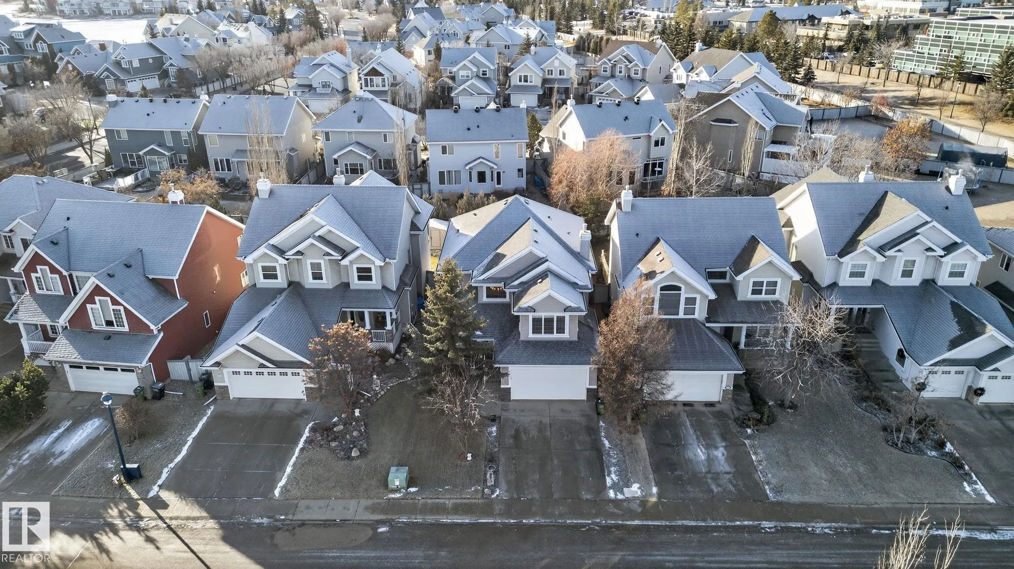 613 Stewart Crescent